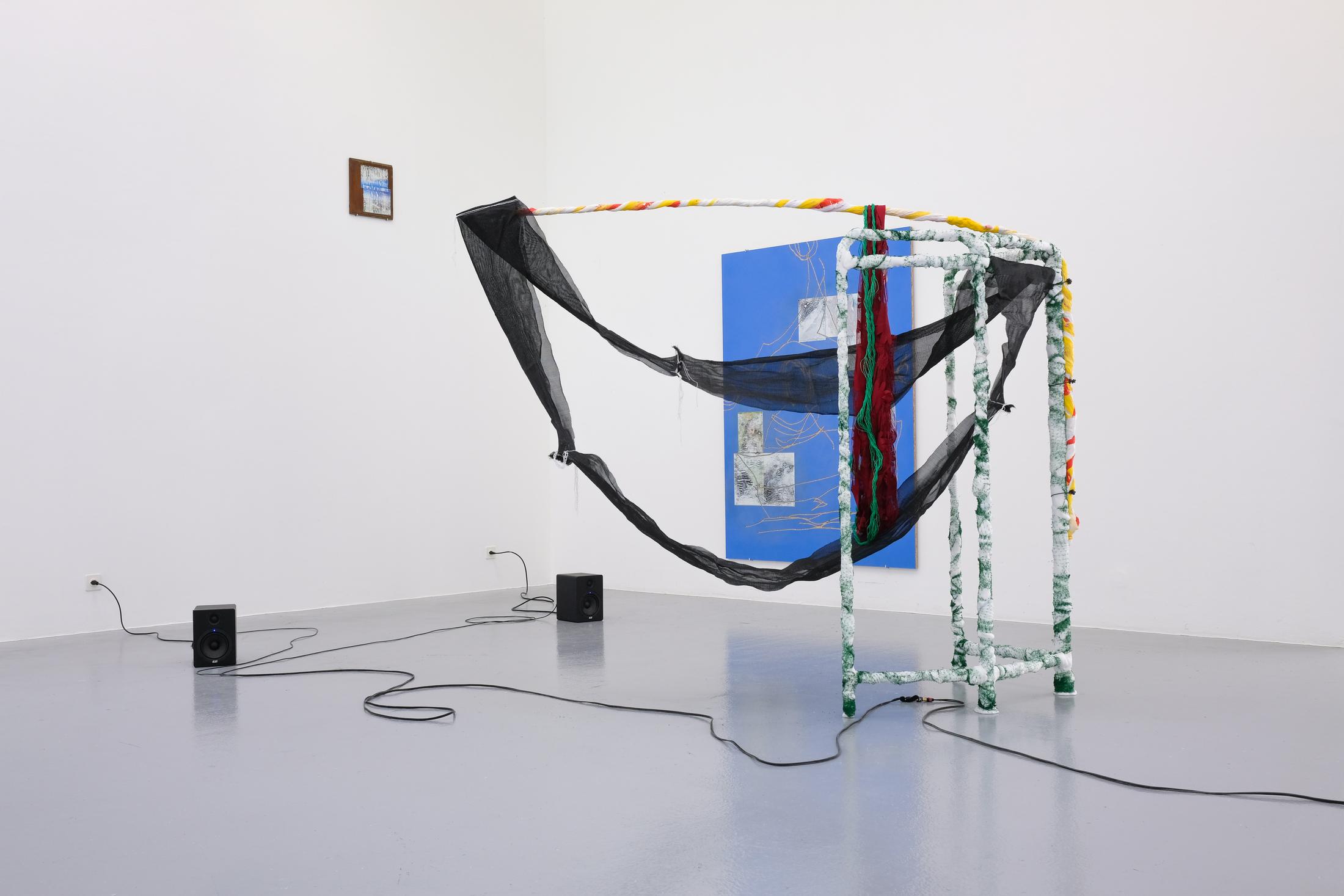 Exhibition View Julien Creuzet Soloshow «Il pleut encore, des minis gouttelettes (…)» at CAN, Neuchâtel, 2019 / Photo: Sebastian Verdon / Courtesy: the artist and CAN