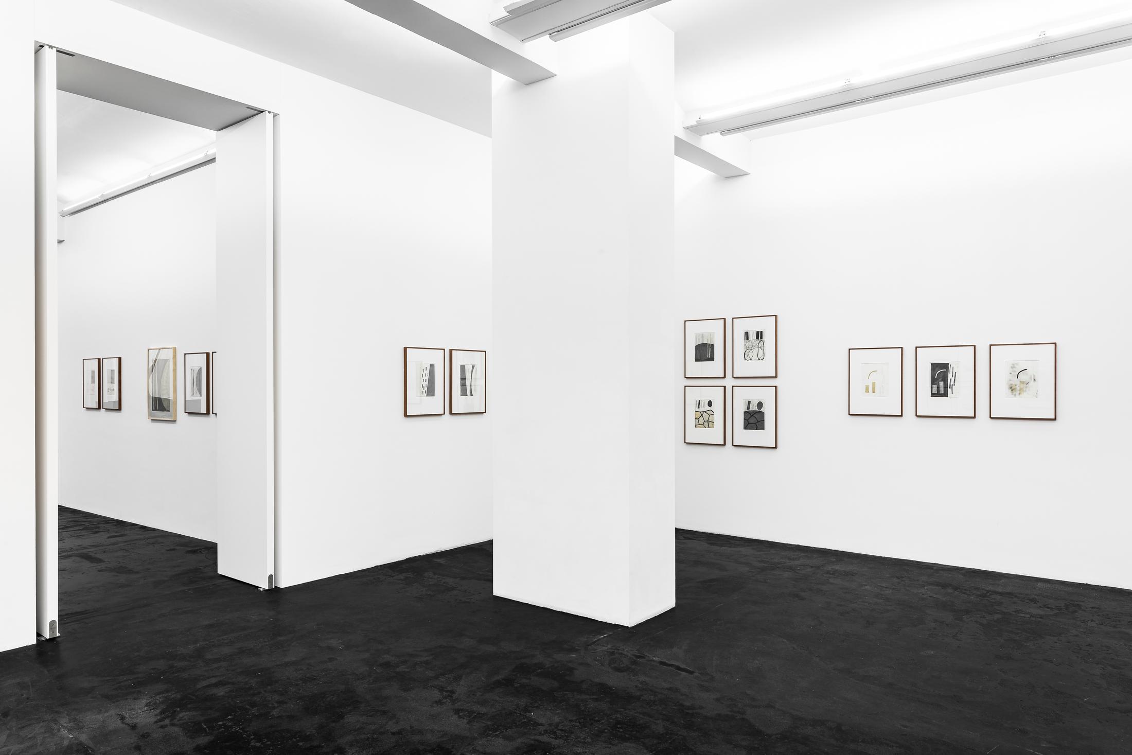 Exhibition View Jürgen Partenheimer Solo Show «Vasts Apart [Hamburger Block]» at Häusler Contemporary, Zurich, 2022-2023 / Photo: Peter Baracchi / Courtesy: the artist and Häusler Contemporary