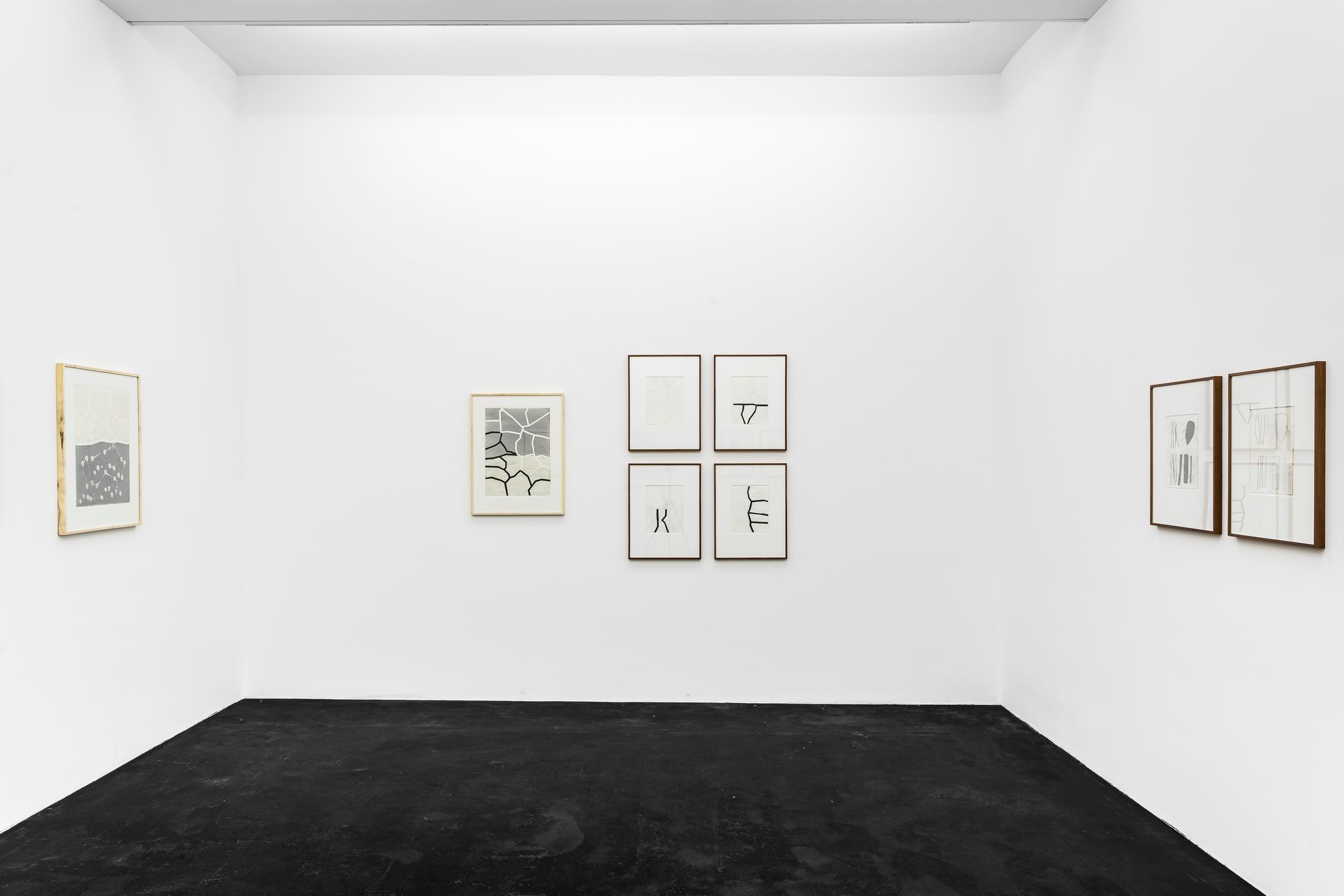 Exhibition View Jürgen Partenheimer Solo Show «Vasts Apart [Hamburger Block]» at Häusler Contemporary, Zurich, 2022-2023 / Photo: Peter Baracchi / Courtesy: the artist and Häusler Contemporary