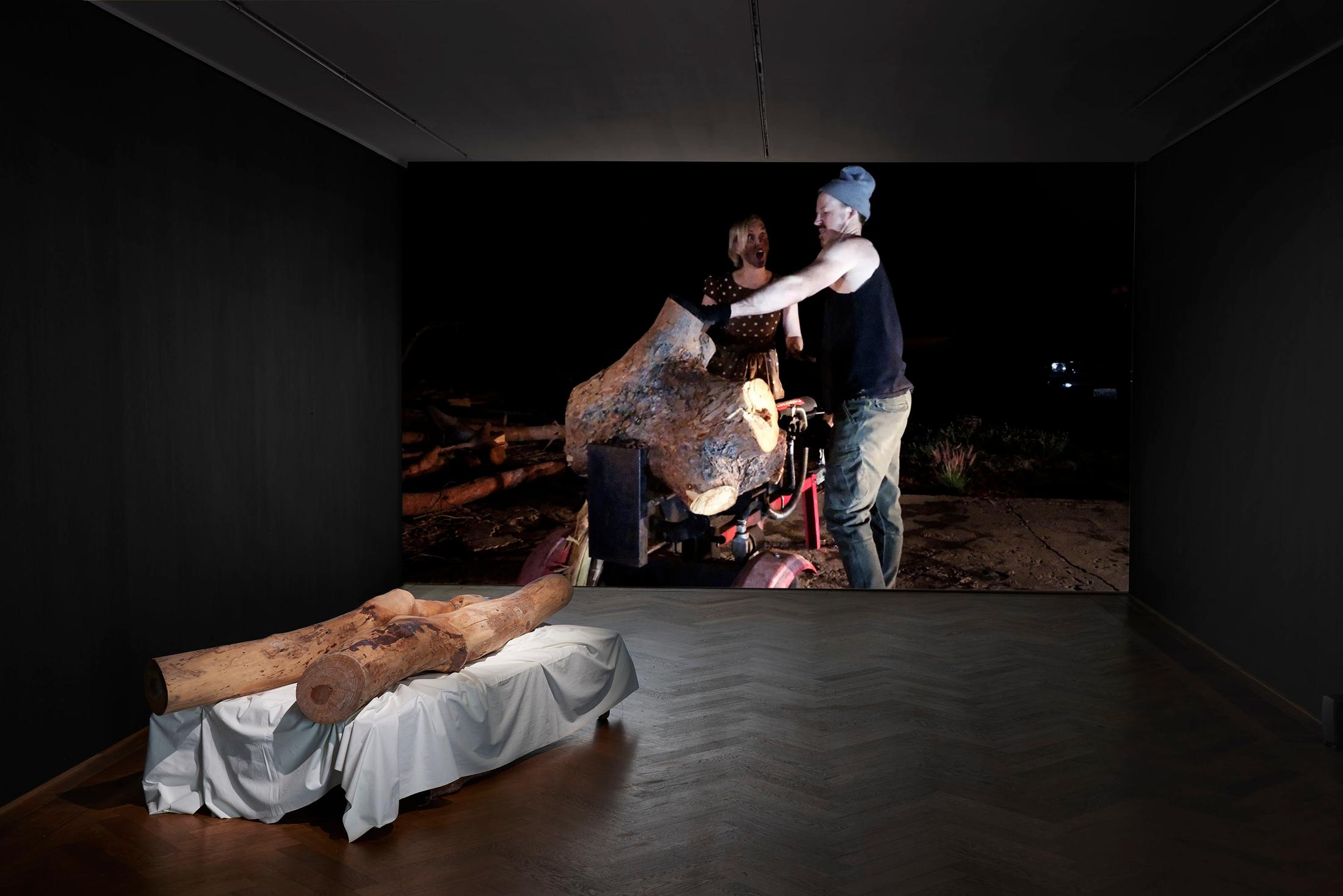 Exhibition View Kaari Upson Soloshow «Go Back the Way You Came; view on Urmutter, 2018–2019, and Night Splitter, 2019» at Kunsthalle Basel, Basel, 2019 / Photo: Philipp Hänger / Courtesy: the artist and Kunsthalle Basel