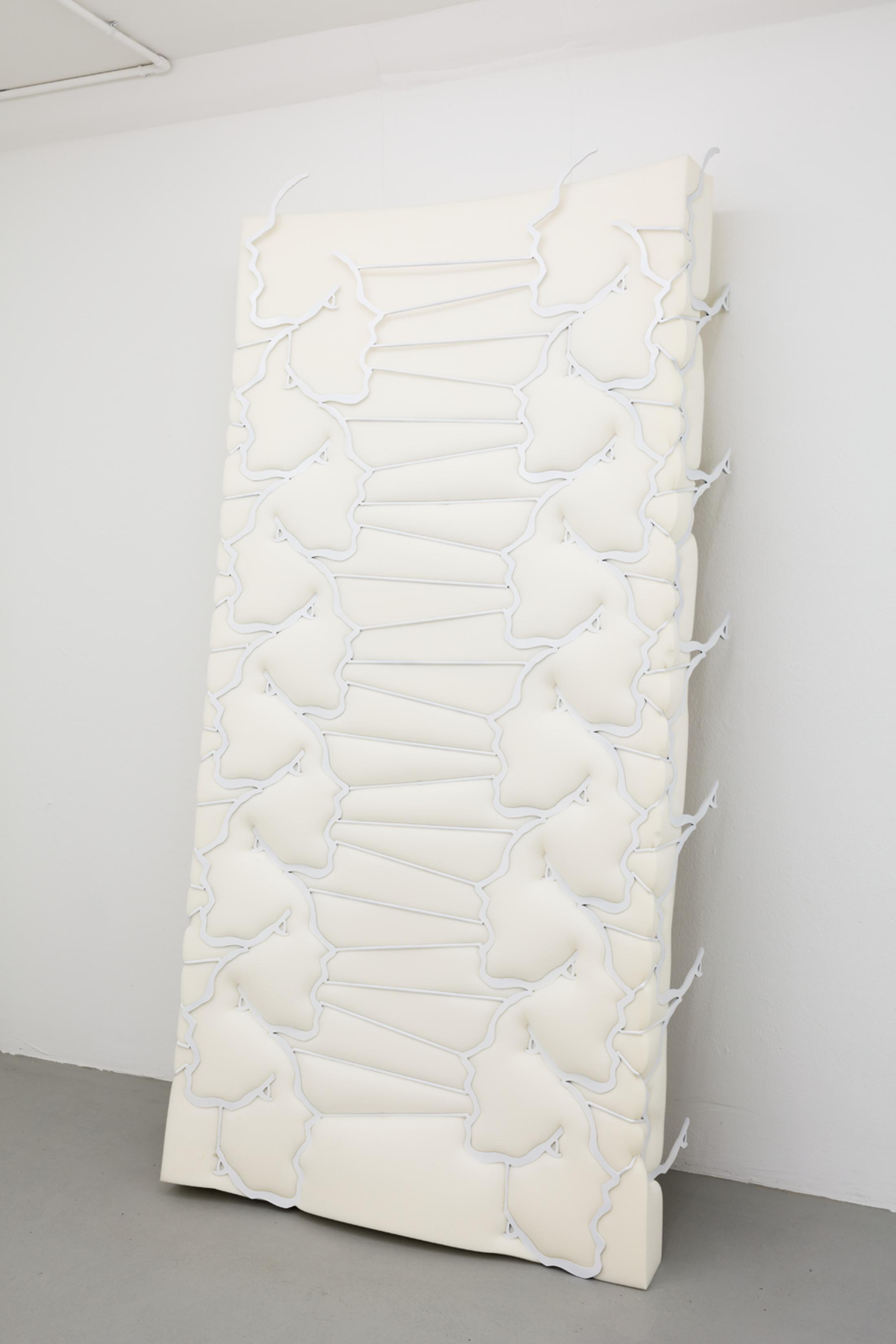 Exhibition View Kasia Fudakowski, Maria Loboda, Zoe Paul at SALTS, Birsfelden / Photo: Gunnar Meier / Courtesy SALTS & the Artists / Samuel Leuenberger & Elise Lammer