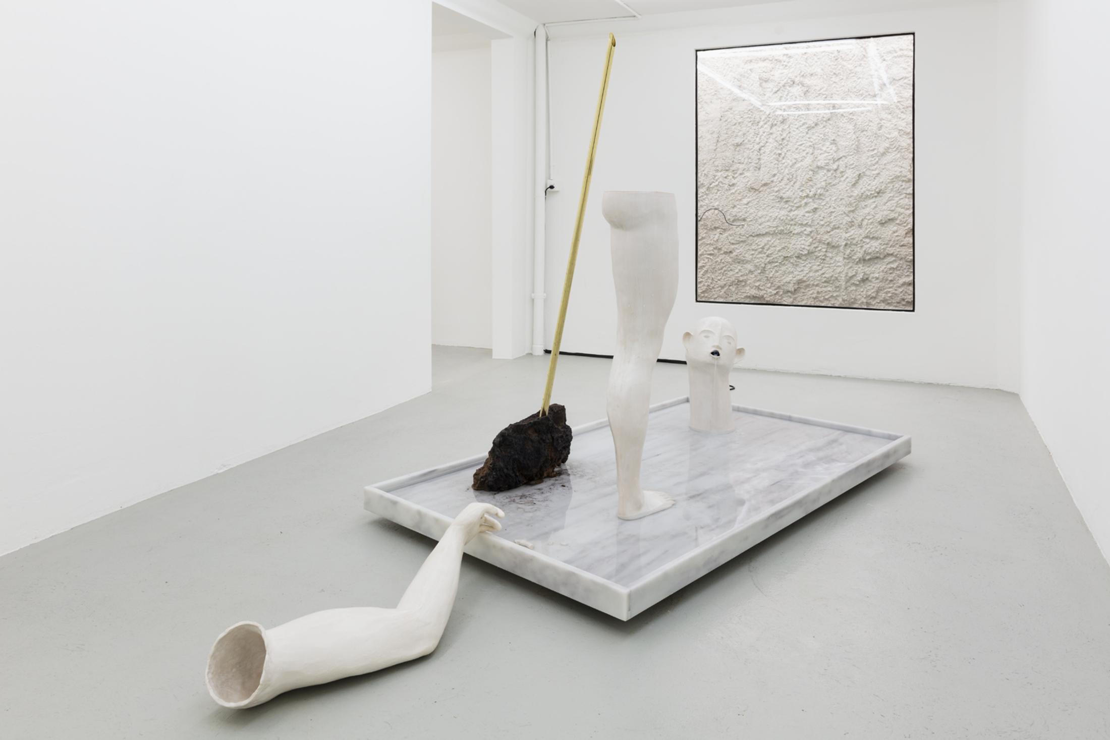 Exhibition View Kasia Fudakowski, Maria Loboda, Zoe Paul at SALTS, Birsfelden / Photo: Gunnar Meier / Courtesy SALTS & the Artists / Samuel Leuenberger & Elise Lammer