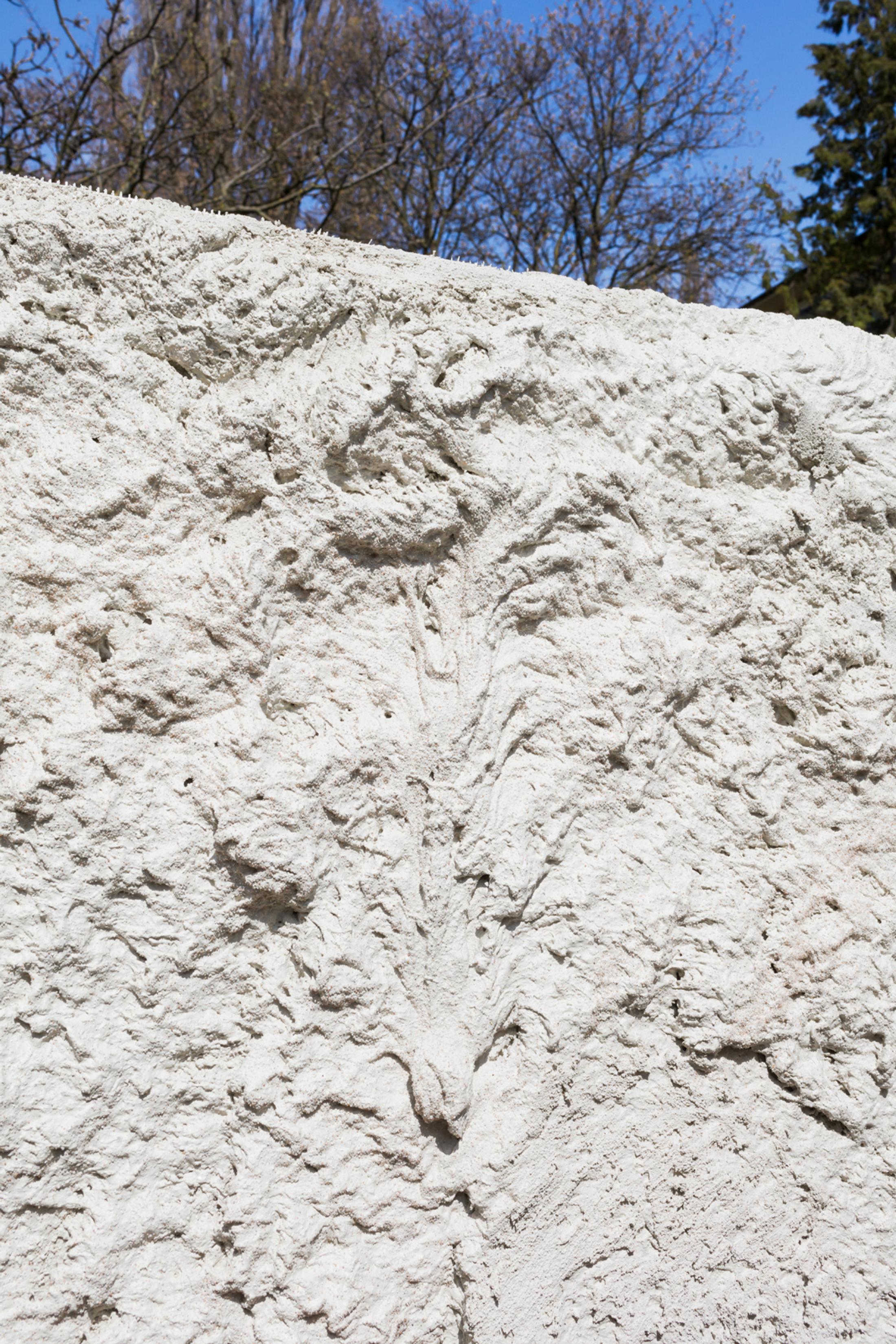 Exhibition View Kasia Fudakowski, Maria Loboda, Zoe Paul at SALTS, Birsfelden / Photo: Gunnar Meier / Courtesy SALTS & the Artists / Samuel Leuenberger & Elise Lammer