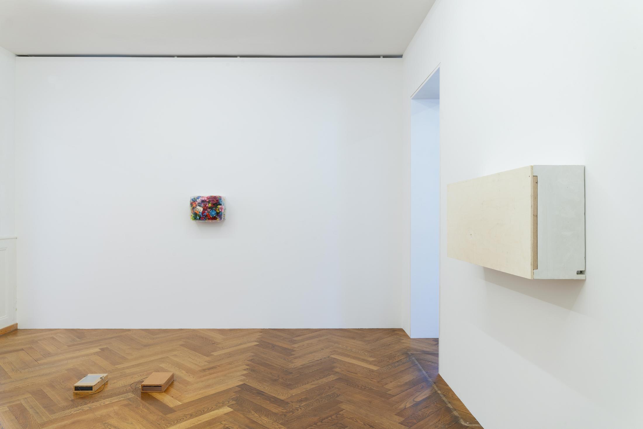 Exhibition View Groupshow «Kasten» at Stadtgalerie, Bern, 2020 / Photo: CE / Courtesy: the artists and Stadtgalerie, Bern