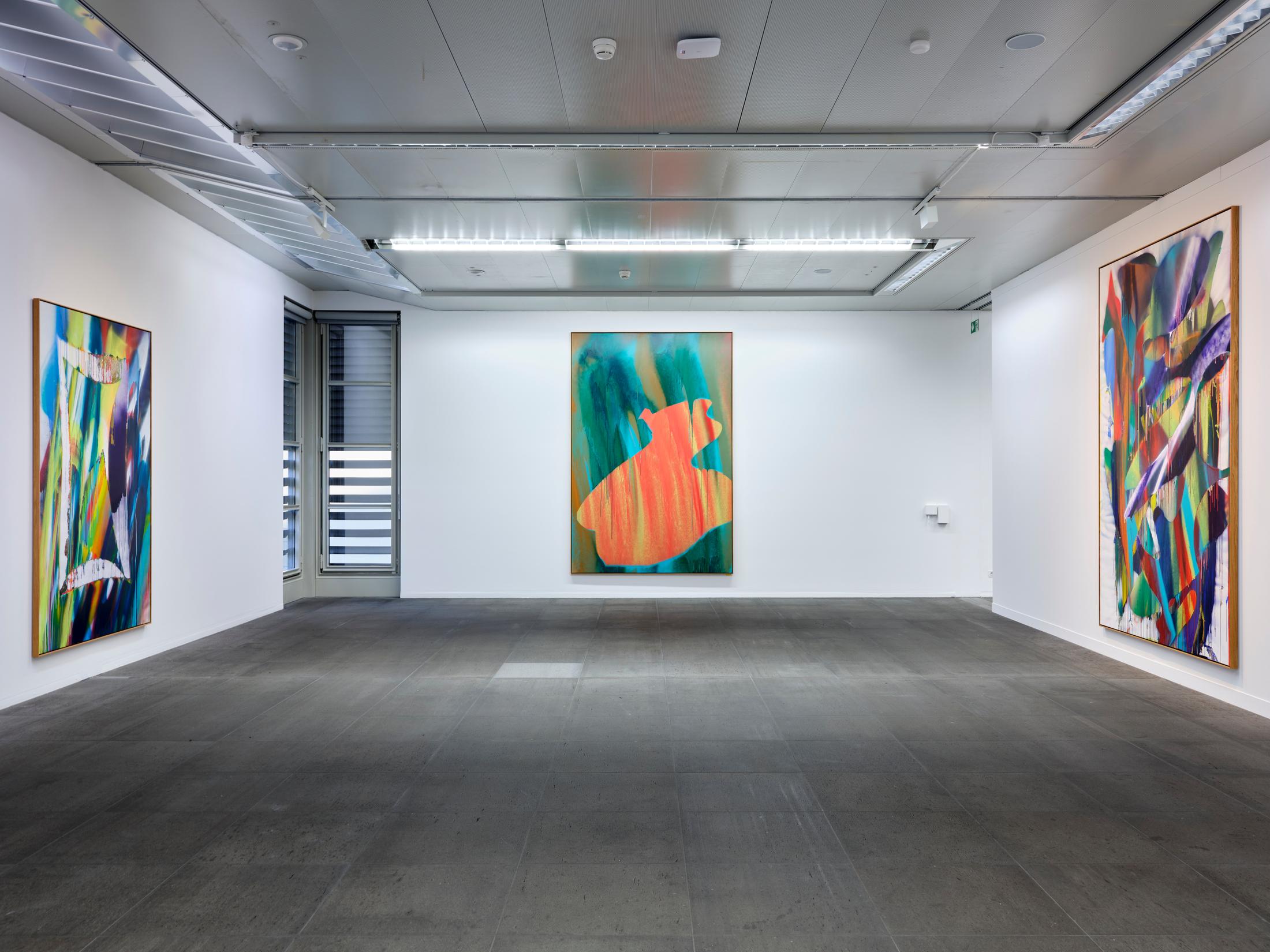 Exhibition View Katharina Grosse Solo Show «Studio Paintings, 1988 - 2022» at Kunstmuseum Bern, Berne, 2023 / Photo: Rolf Siegenthaler / Courtesy: the artist and Kunstmuseum Bern