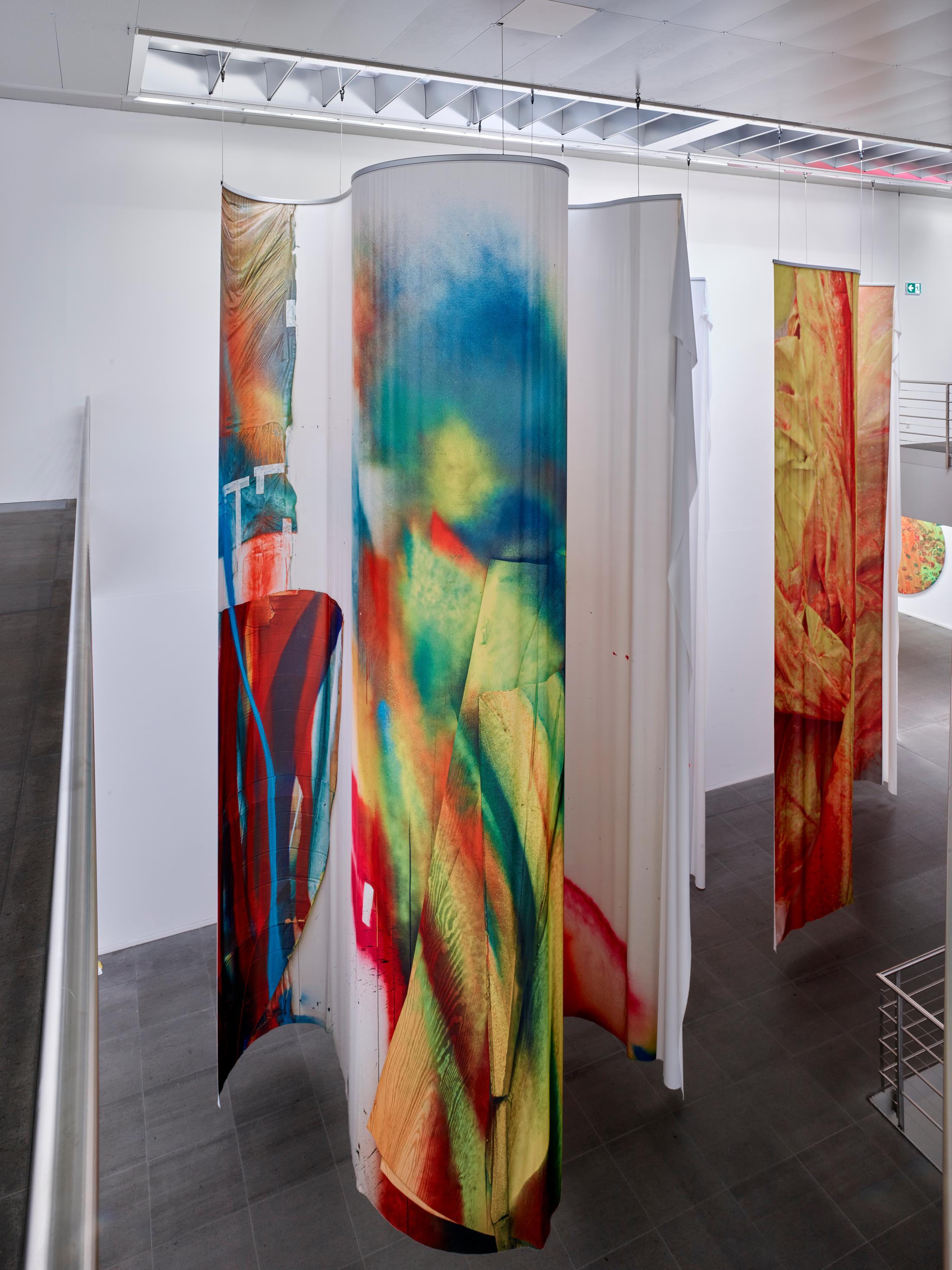 Exhibition View Katharina Grosse Solo Show «Studio Paintings, 1988 - 2022» at Kunstmuseum Bern, Berne, 2023 / Photo: Rolf Siegenthaler / Courtesy: the artist and Kunstmuseum Bern