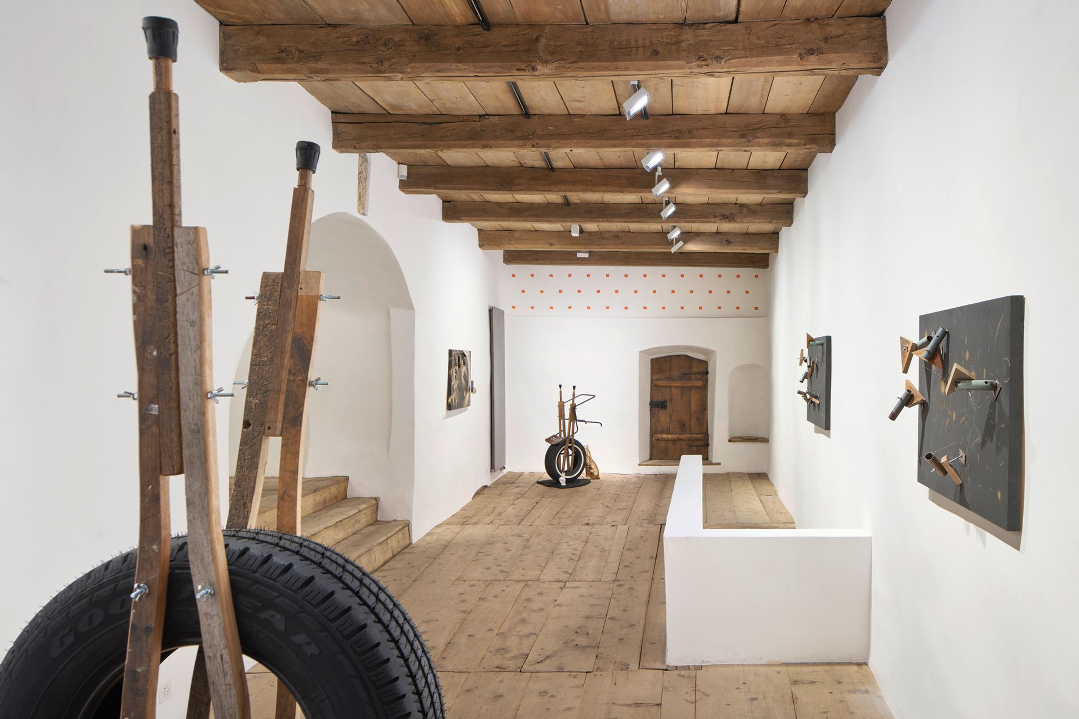 Exhibition View Kemang Wa Lehulere Solo Show «Where Did the Sky Go?» at Galerie Tschudi, Zuoz, Engadin, 2020 / Photo: Ralph Feiner / Courtesy: the artist and Galerie Tschudi