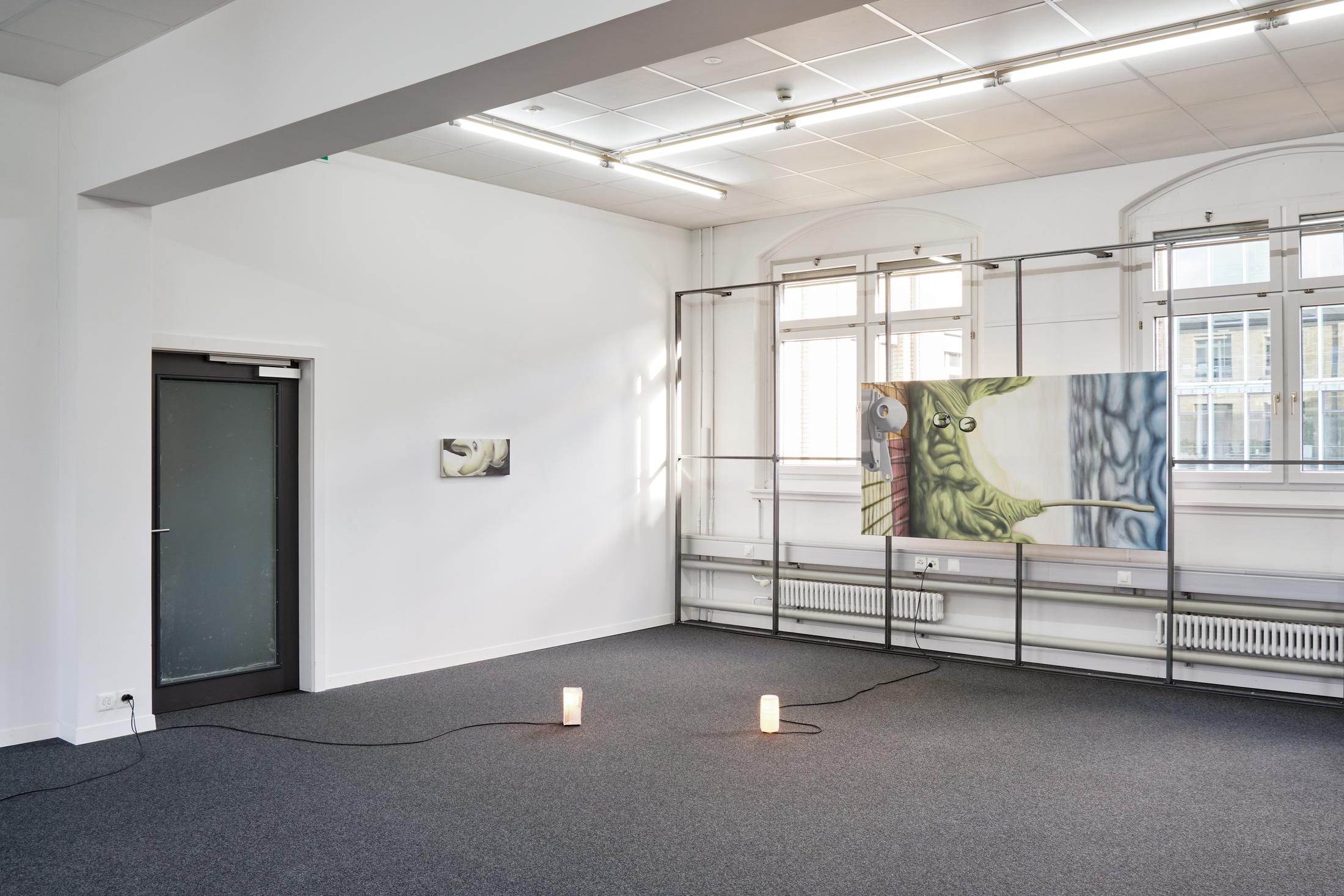 Exhibition View Kevin Aeschbacher Solo Show «Schleife» at unanimous consent, Zurich, 2022 / Photo: Philip Ullrich / Courtesy: the artist and unanimous consent