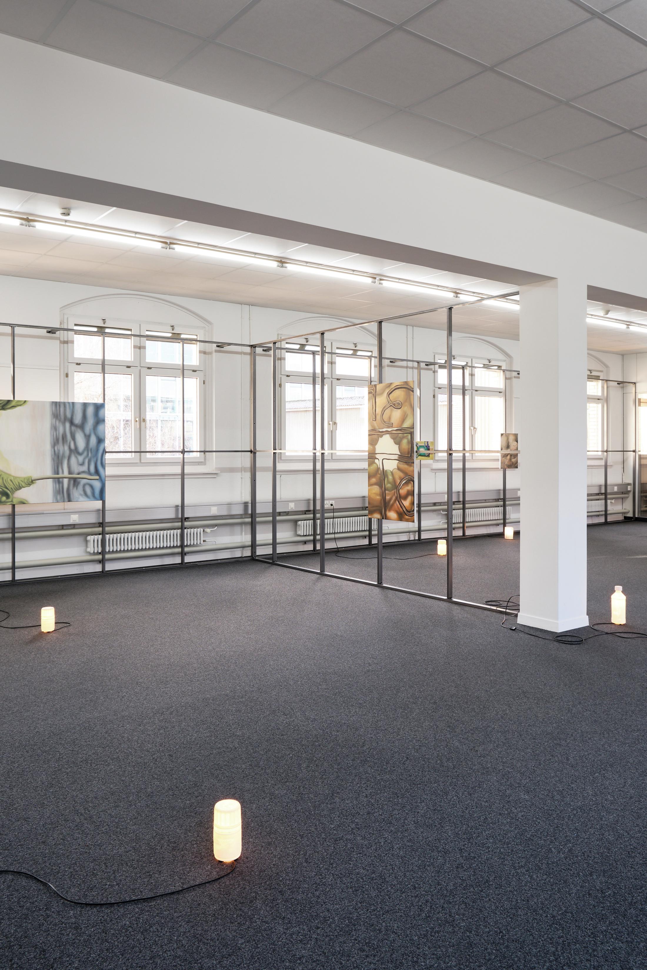 Exhibition View Kevin Aeschbacher Solo Show «Schleife» at unanimous consent, Zurich, 2022 / Photo: Philip Ullrich / Courtesy: the artist and unanimous consent