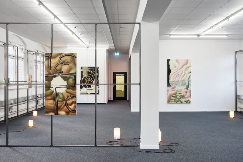 Exhibition View Kevin Aeschbacher Solo Show «Schleife» at unanimous consent, Zurich, 2022 / Photo: Philip Ullrich / Courtesy: the artist and unanimous consent