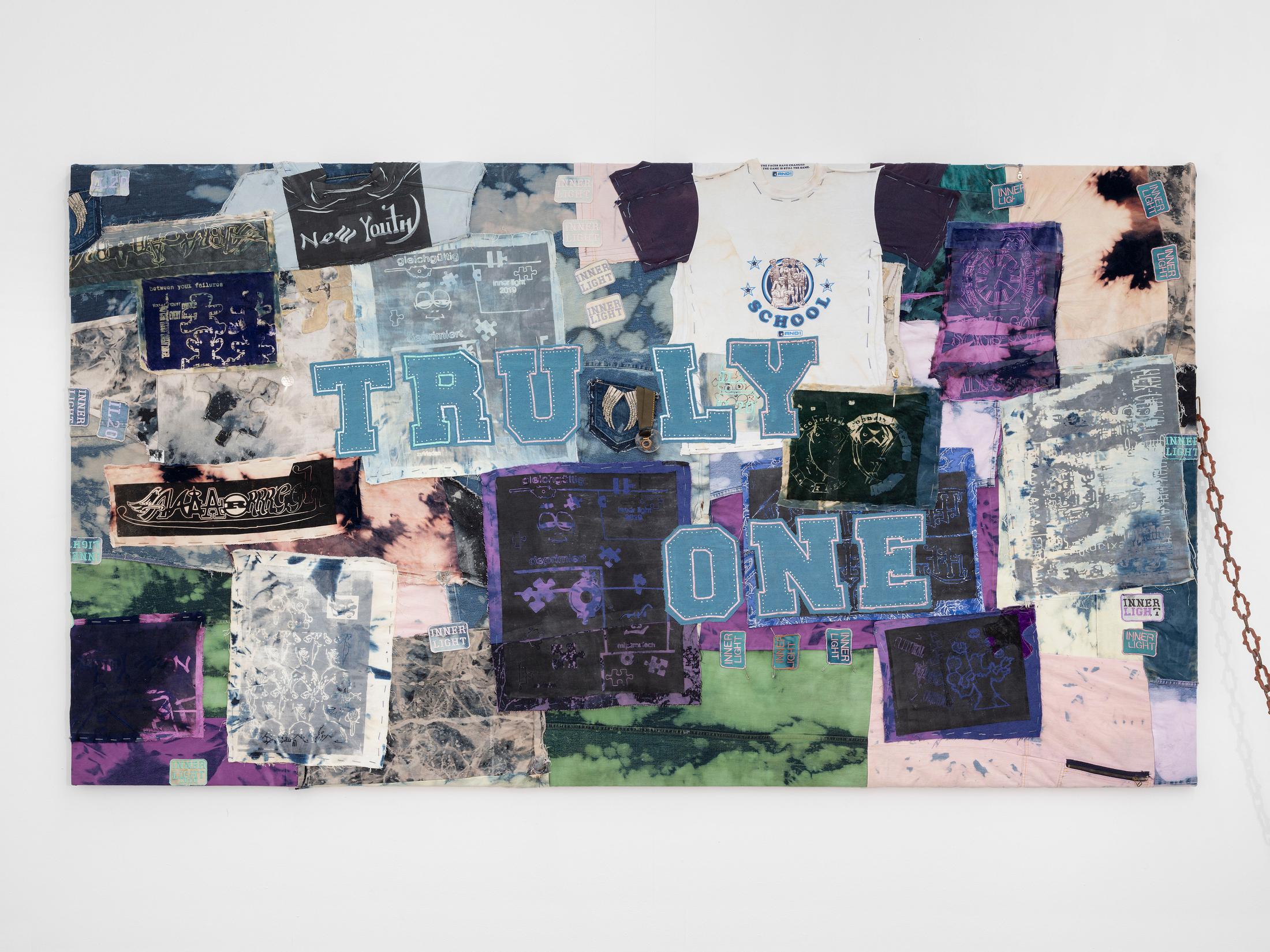 Exhibition View Kim Coussée & Inner Light Joint Exhibition «No Holiday» at Tunnel Tunnel, Lausanne, 2020 / Photo: Julien Gremaud / Courtesy: the artists and Tunnel Tunnel