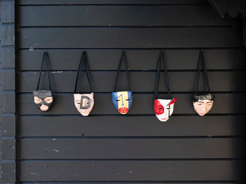 Exhibition View Groupshow «Modern Nature: An Hommage to Derek Jarman, part II; view on Julie Monot, Invoke to Evoke, 2019» at La Becque, La Tour-de-Peilz, 2020 / Photo: Julien Gremaud / Courtesy: the artists and La Becque