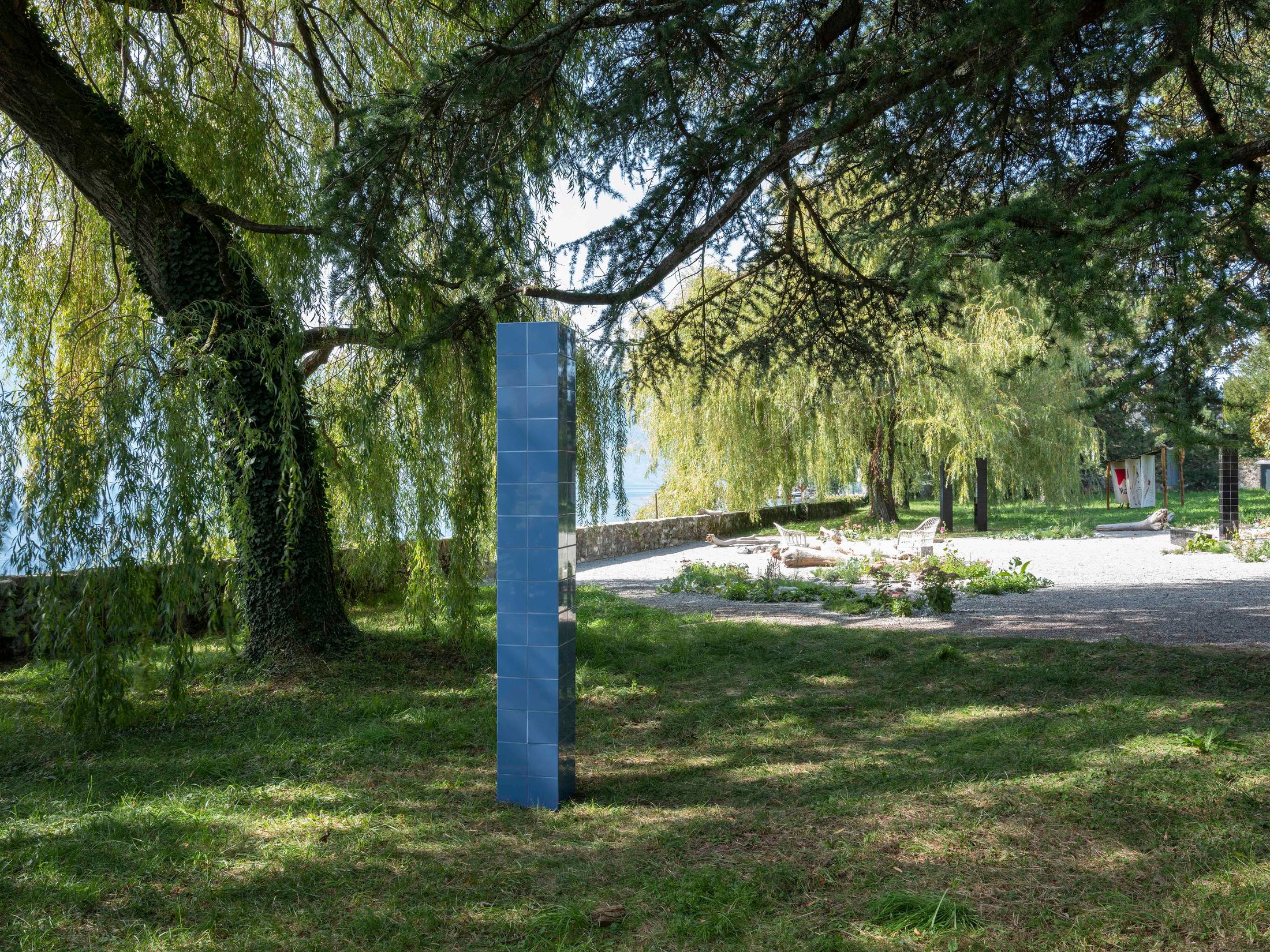 Exhibition View Groupshow «Modern Nature: An Hommage to Derek Jarman, part II; view on Prem Sahib, Archway; Single Purple Column, 2019» at La Becque, La Tour-de-Peilz, 2020 / Photo: Julien Gremaud / Courtesy: the artists and La Becque