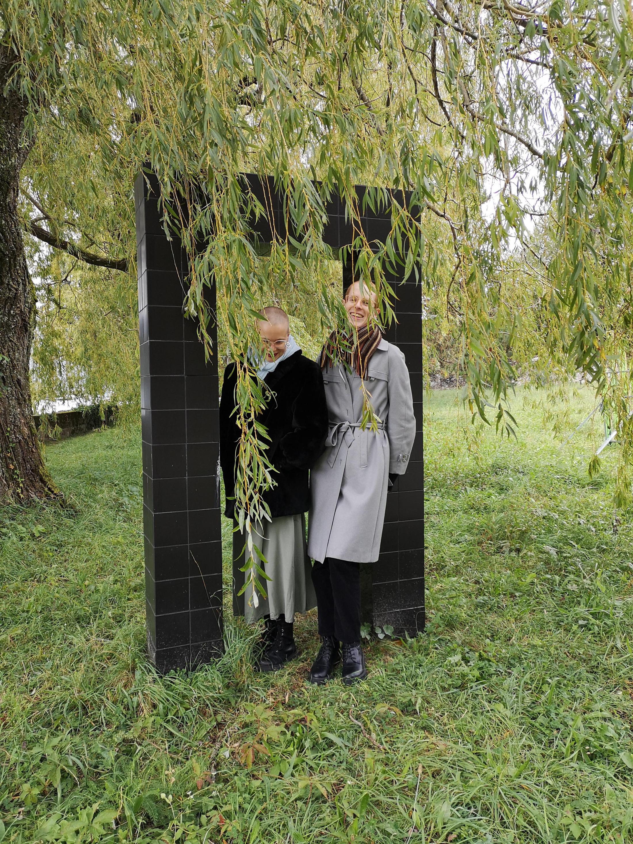 Exhibition View Groupshow «Modern Nature: An Hommage to Derek Jarman, part II; view on Rose and Mathilde, concert, 2020» at La Becque, La Tour-de-Peilz, 2020 / Photo: Elise Lammer / Courtesy: the artists and La Becque