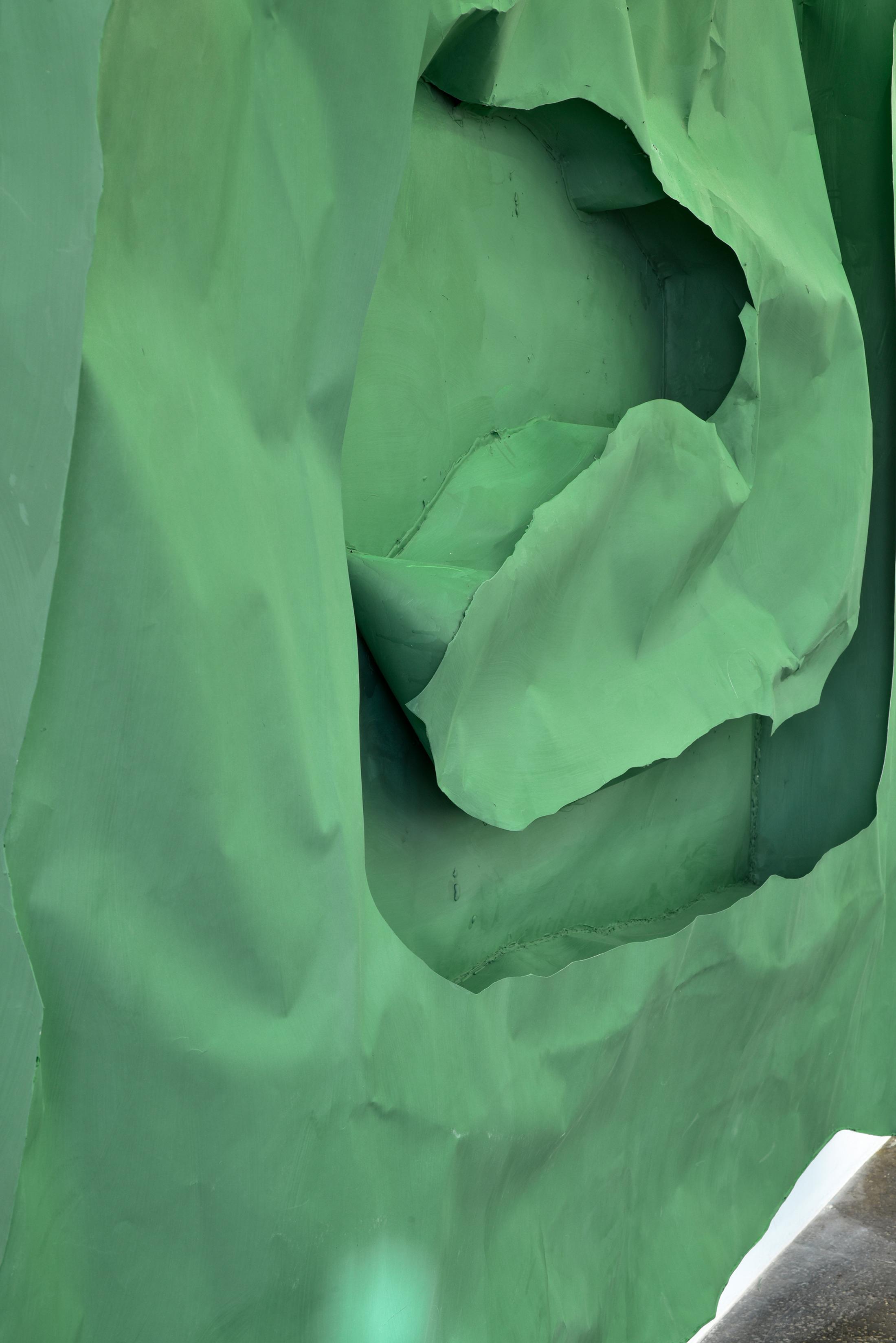 Exhibition View Groupshow «La fine ligne; view on Simone Holliger, Green frame figure, 2020 (detail)» at Kunst Halle Sankt Gallen, St. Gallen, 2020 / Photo: Kunst Halle Sankt Gallen, Sebastian Schaub / Courtesy: the artist; Gallery Nicolas Krupp, Basel
