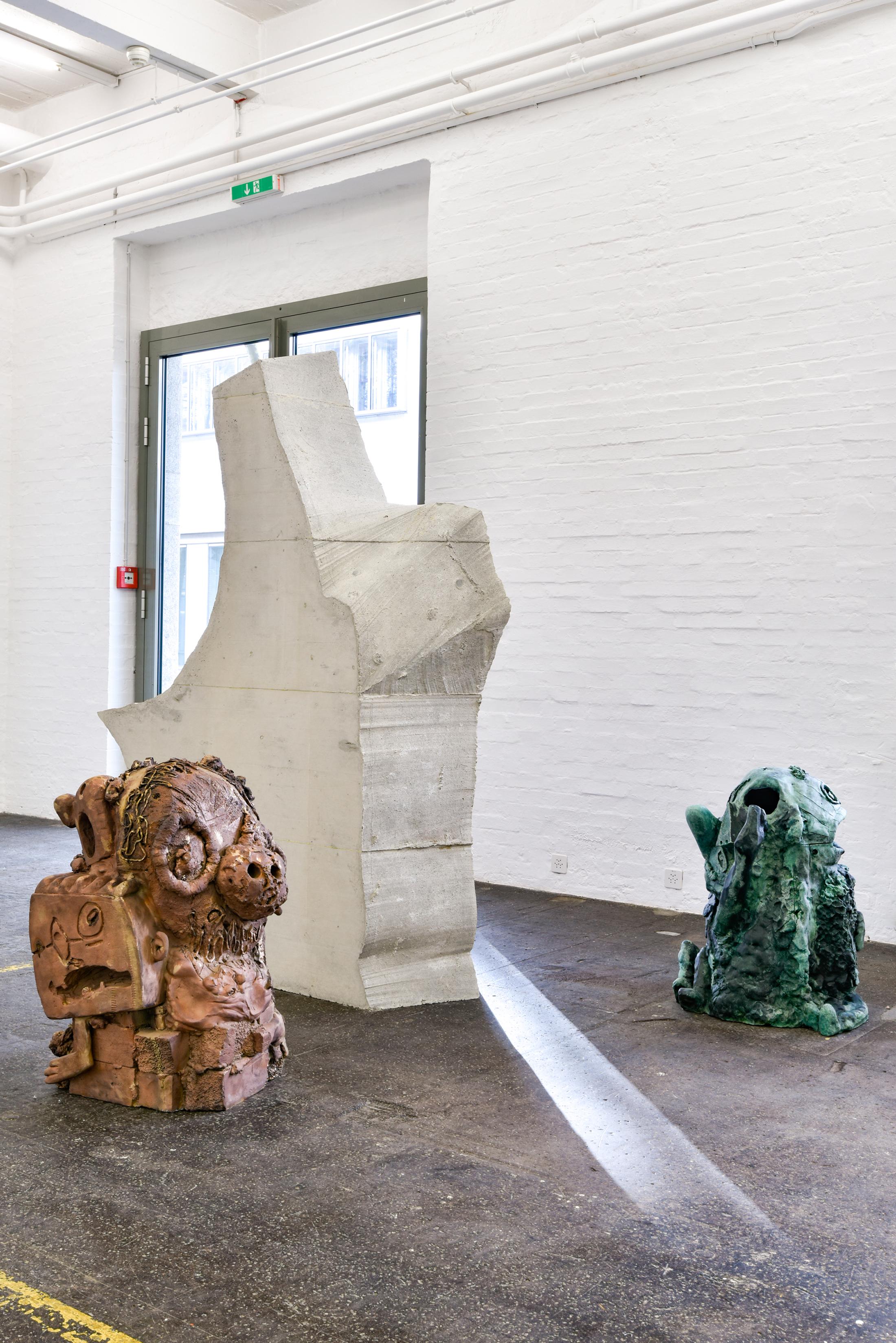 Exhibition View Groupshow «La fine ligne; view on Linus Bill and Adrien Horni» at Kunst Halle Sankt Gallen, St. Gallen, 2020 / Photo: Kunst Halle Sankt Gallen, Sebastian Schaub