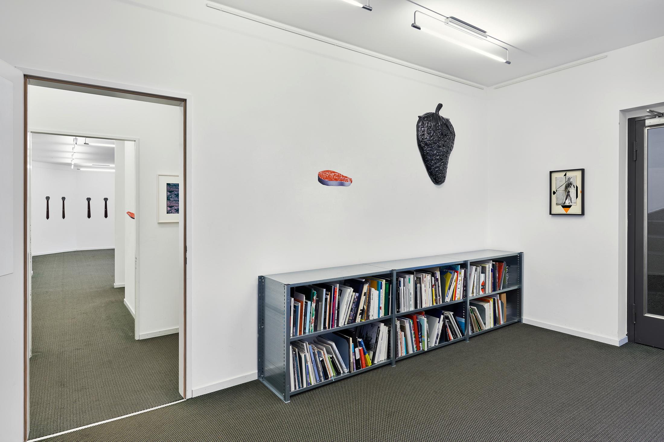 Exhibition View Groupshow «La metamorphose de l'art imprime» at VFO, Zurich, 2019 / Photo: Bernhard Strauss / Courtesy: the artist and VFO, Zurich