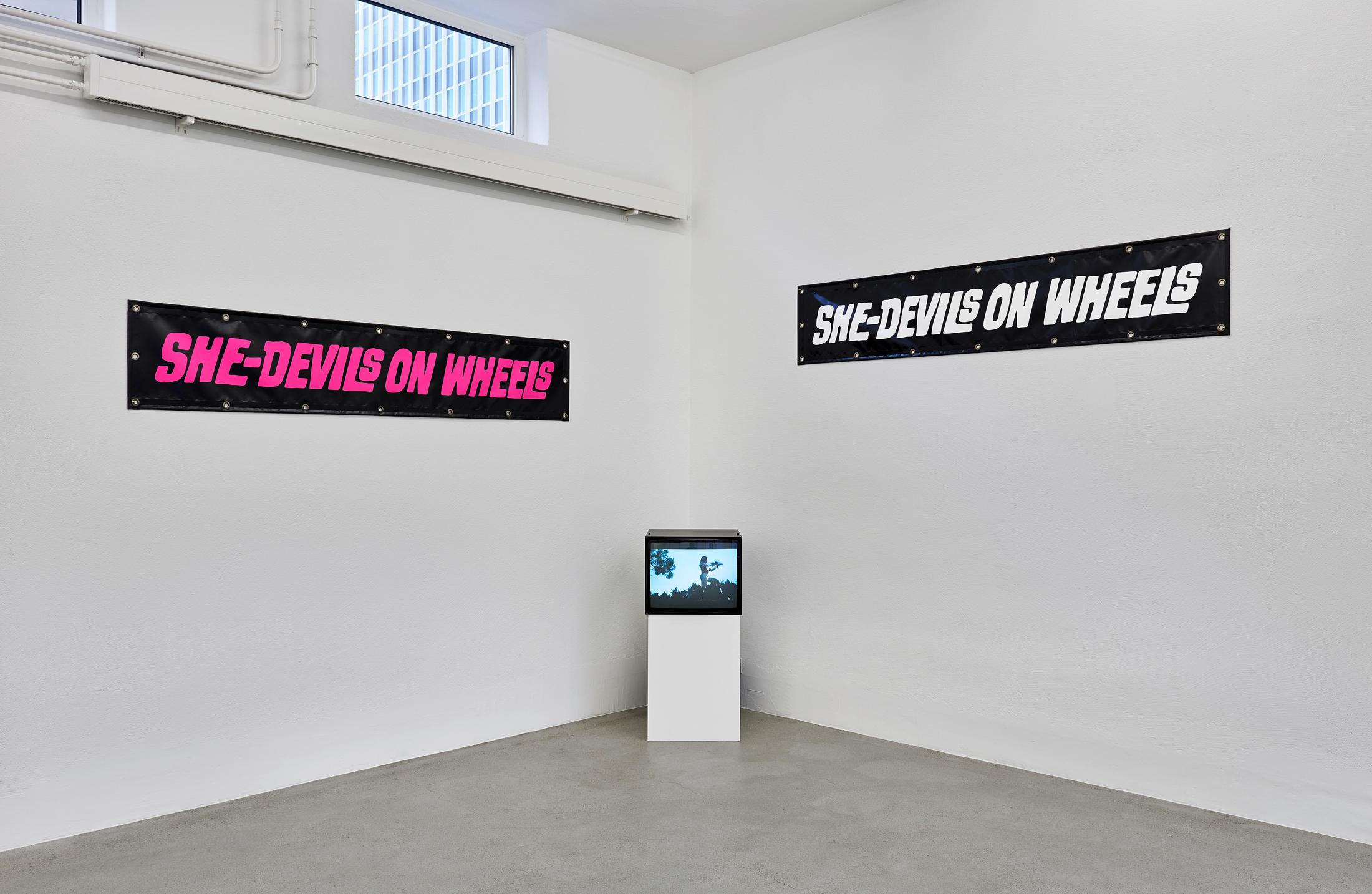 Exhibition View Groupshow «La metamorphose de l'art imprime» at VFO, Zurich, 2019 / Photo: Bernhard Strauss / Courtesy: the artist and VFO, Zurich