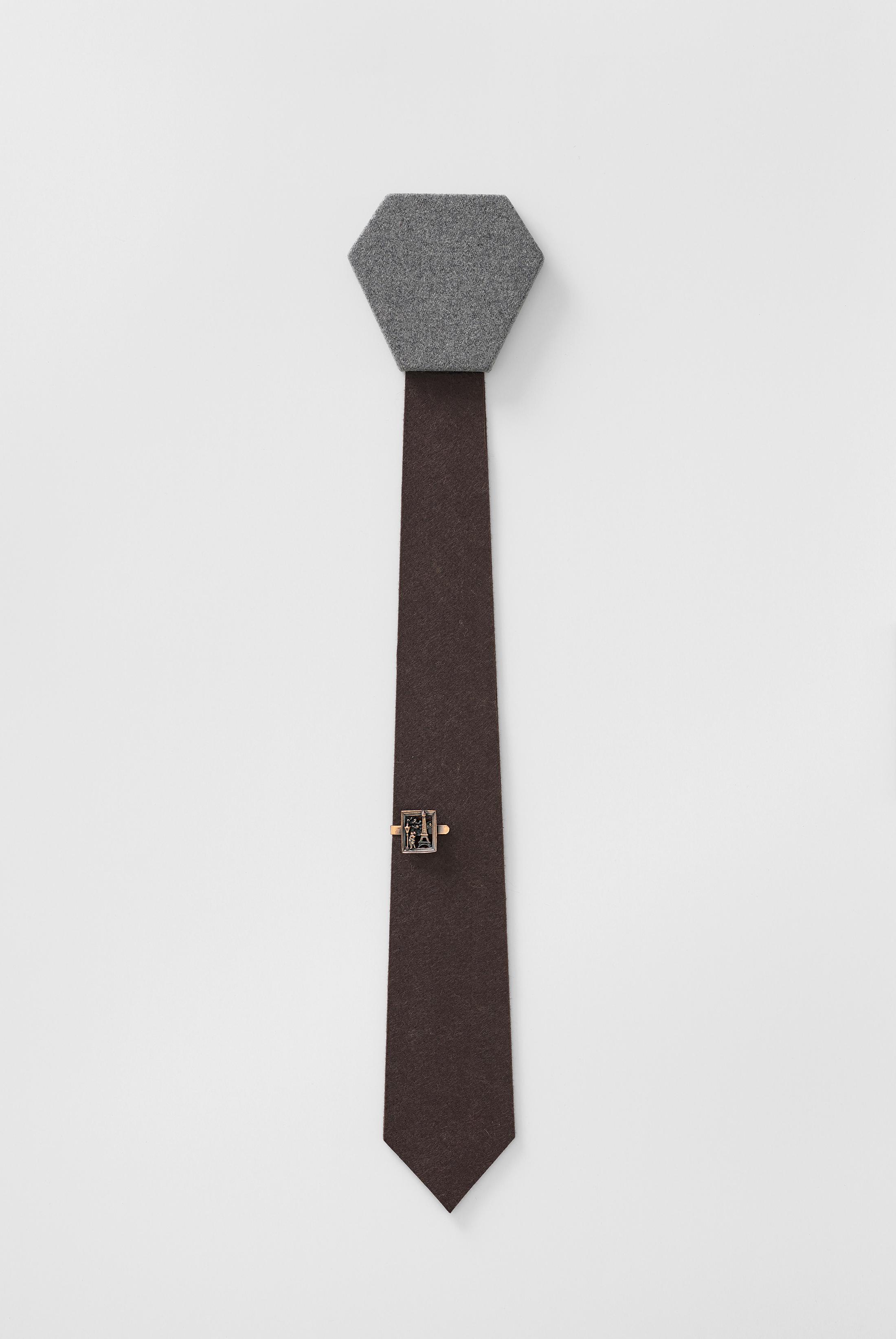 Exhibition View Groupshow «La metamorphose de l'art imprime; view on Louisa Gagliardi, Pique-nique Sauvage 1, 2019 (edition of 22 unique ones)» at VFO, Zurich, 2019 / Photo: Bernhard Strauss / Courtesy: the artist and VFO, Zurich