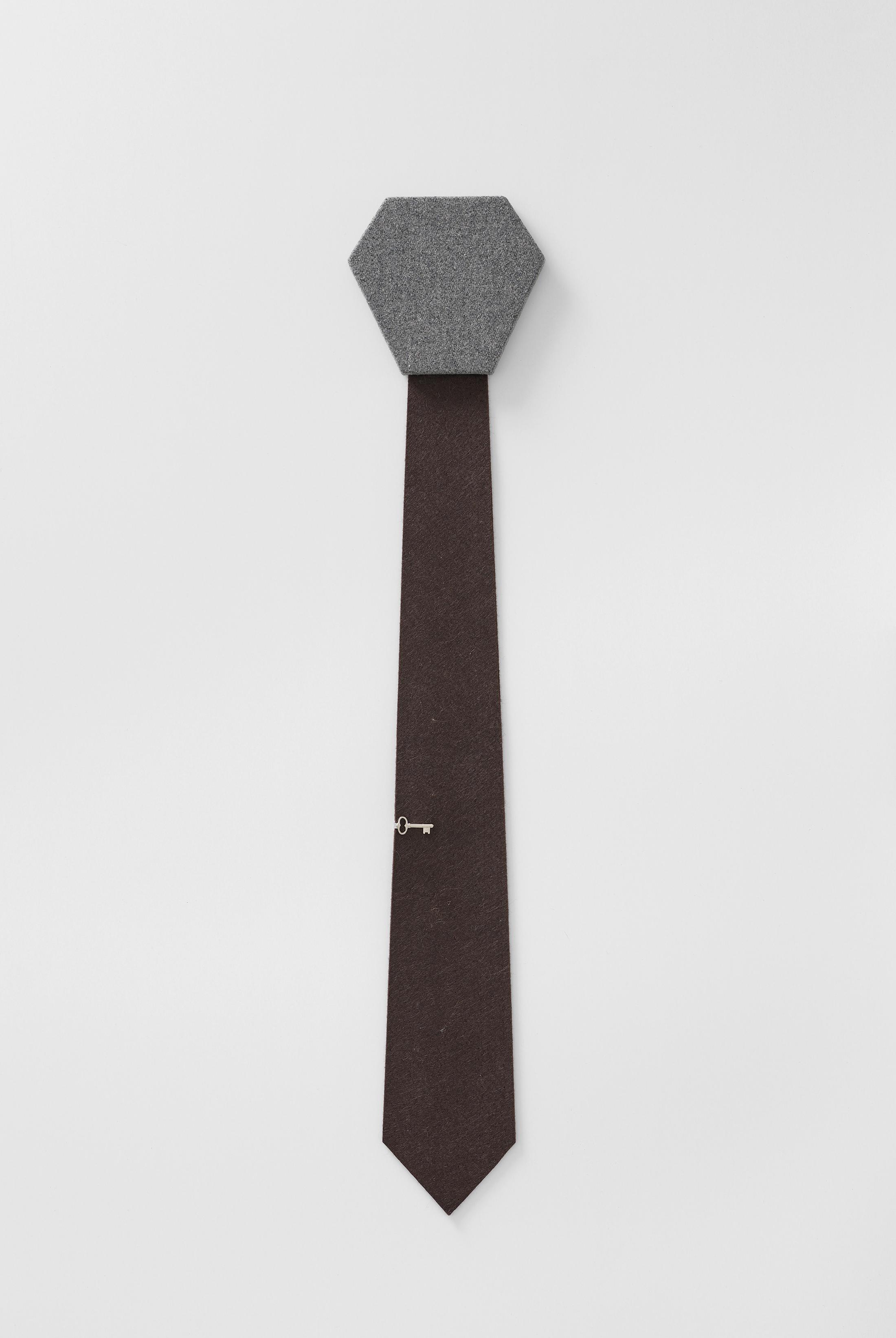 Exhibition View Groupshow «La metamorphose de l'art imprime; view on Louisa Gagliardi, Pique-nique Sauvage 1, 2019 (edition of 22 unique ones)» at VFO, Zurich, 2019 / Photo: Bernhard Strauss / Courtesy: the artist and VFO, Zurich