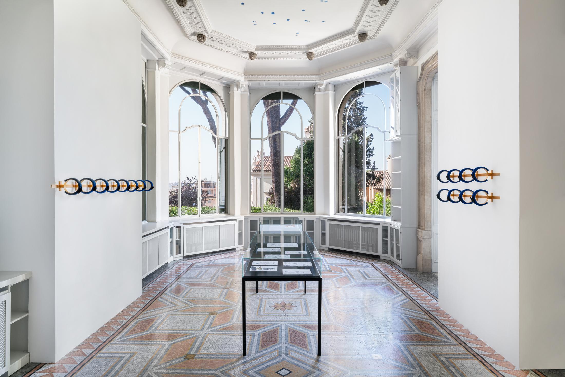 Exhibition View Group Show «L'arcobaleno riposa sulla strada» at Istituto Svizzero, Rome, 2022-2023 / Photo: OKNOstudio, Ela Bialkowska / Courtesy: the artists and Istituto Svizzero