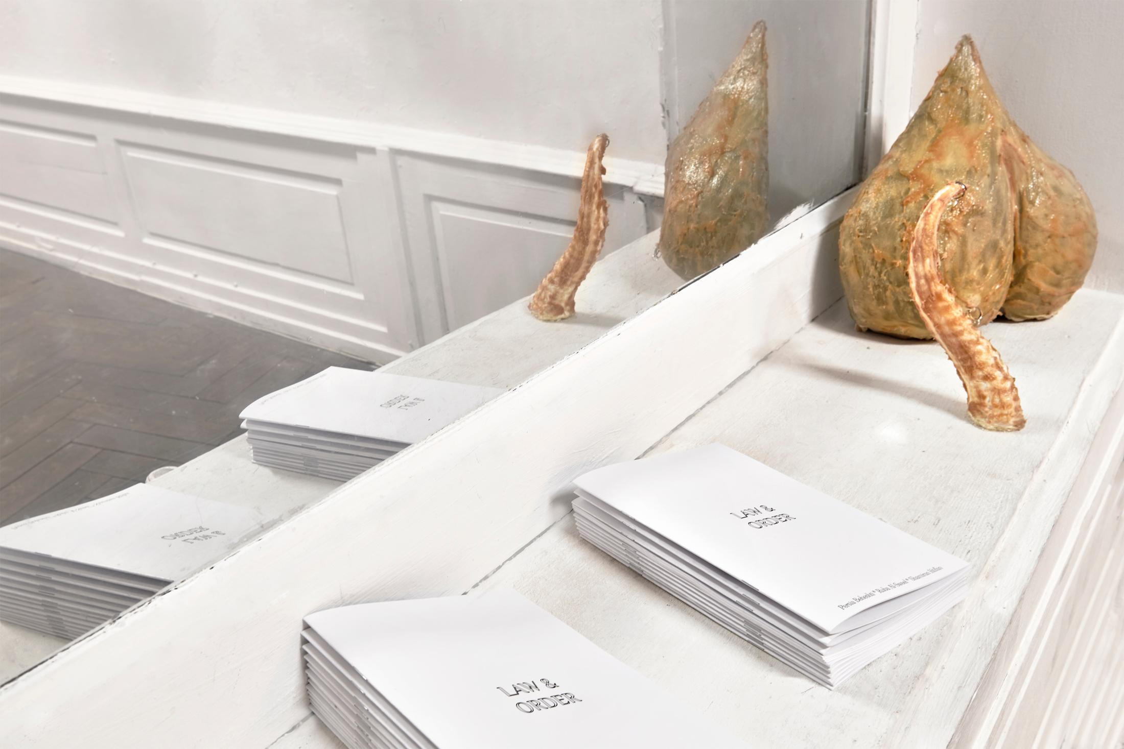 Exhibition View Ruba Al-Sweel, Persia Beheshti, Shamiran Istifan, Collaborative Show «Law & Order» at Kulturfolger, Zurich, 2021 / Photo: Anna Maysuk / Courtesy: the artists and Kulturfolger