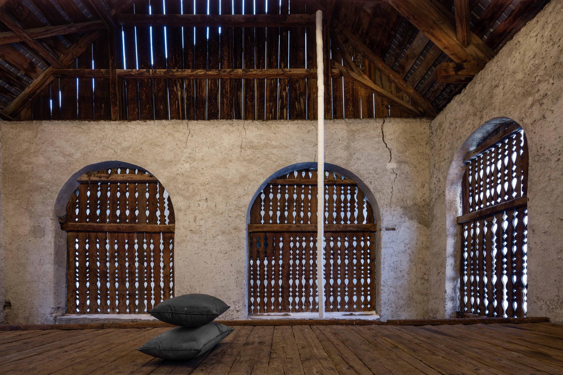 Exhibition View Li Gao Soloshow «Half and Half; view on Couple, 2019 and Toilet Paper, 2016» at Stalla Madulain, Madulain, 2020 / Photo: Paulo Ricardo dos Santos Sousa / Courtesy: the artist and Stalla Madulain