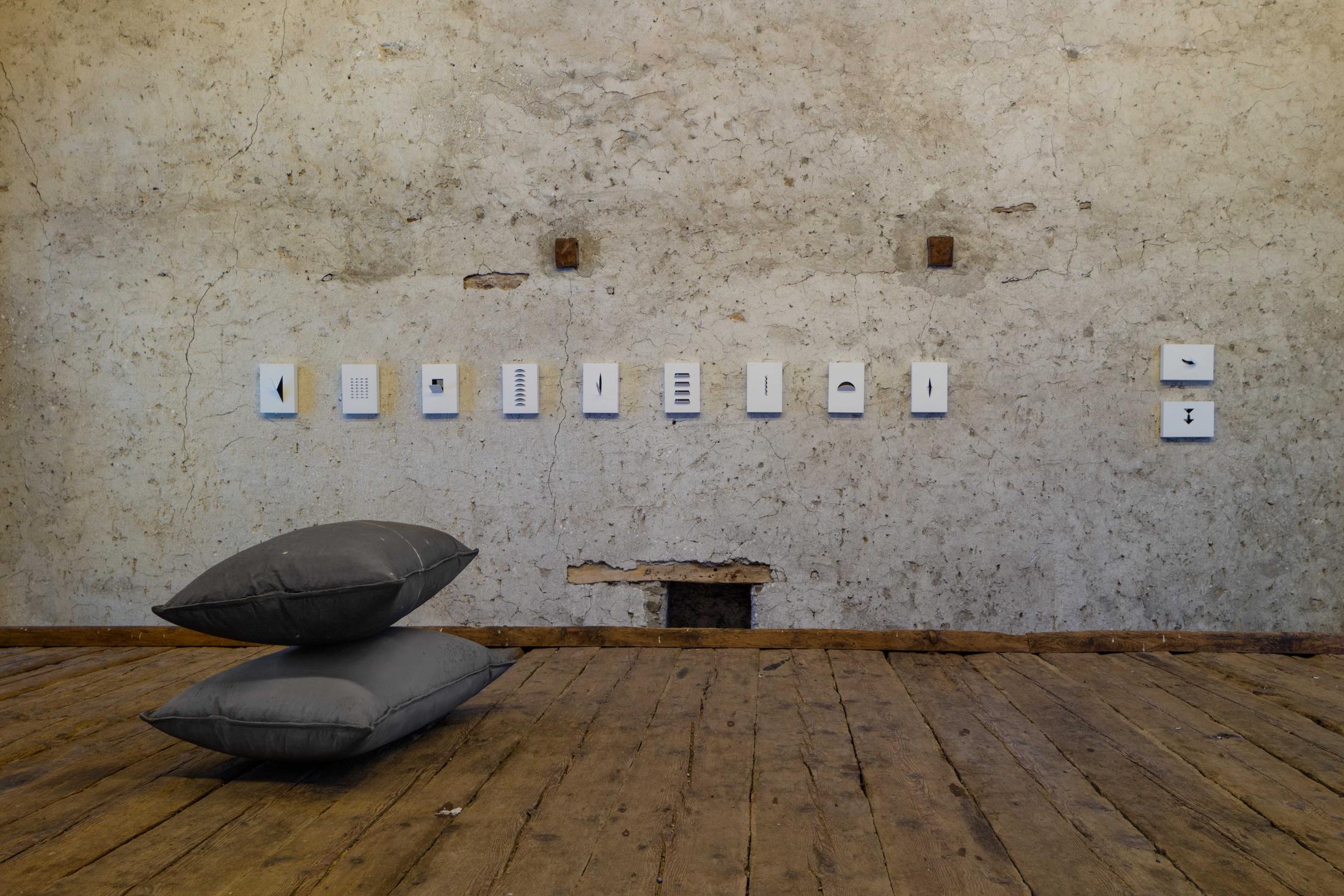 Exhibition View Li Gao Soloshow «Half and Half» at Stalla Madulain, Madulain, 2020 / Photo: Paulo Ricardo dos Santos Sousa / Courtesy: the artist and Stalla Madulain