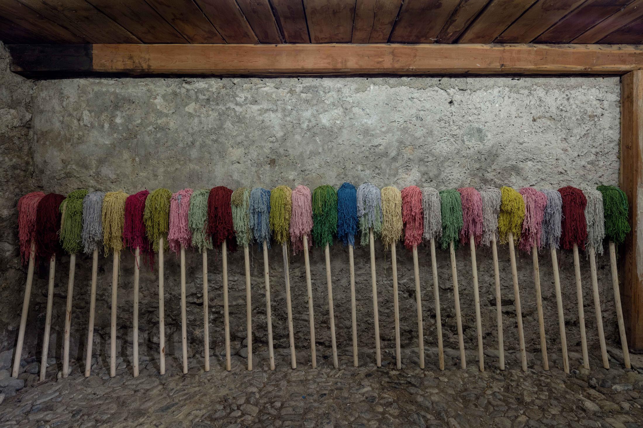 Exhibition View Li Gao Soloshow «Half and Half; view on Brothers, 2015» at Stalla Madulain, Madulain, 2020 / Photo: Paulo Ricardo dos Santos Sousa / Courtesy: the artist and Stalla Madulain