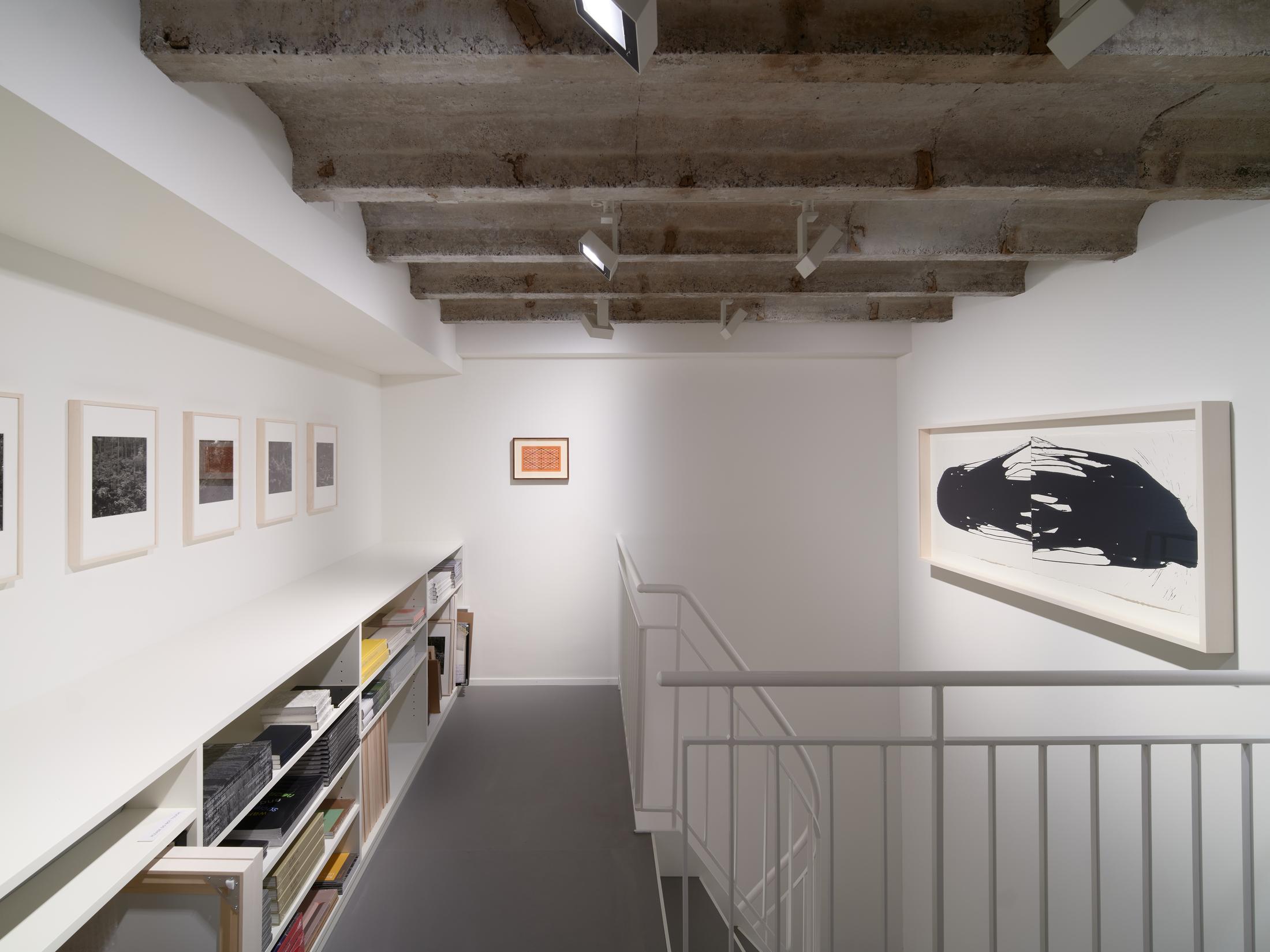 Exhibition View Group Show «Line Up» at Galerie Tschudi, Zurich, 2022 / Photo: Max Ehrengruber / Courtesy: the artists and Galerie Tschudi