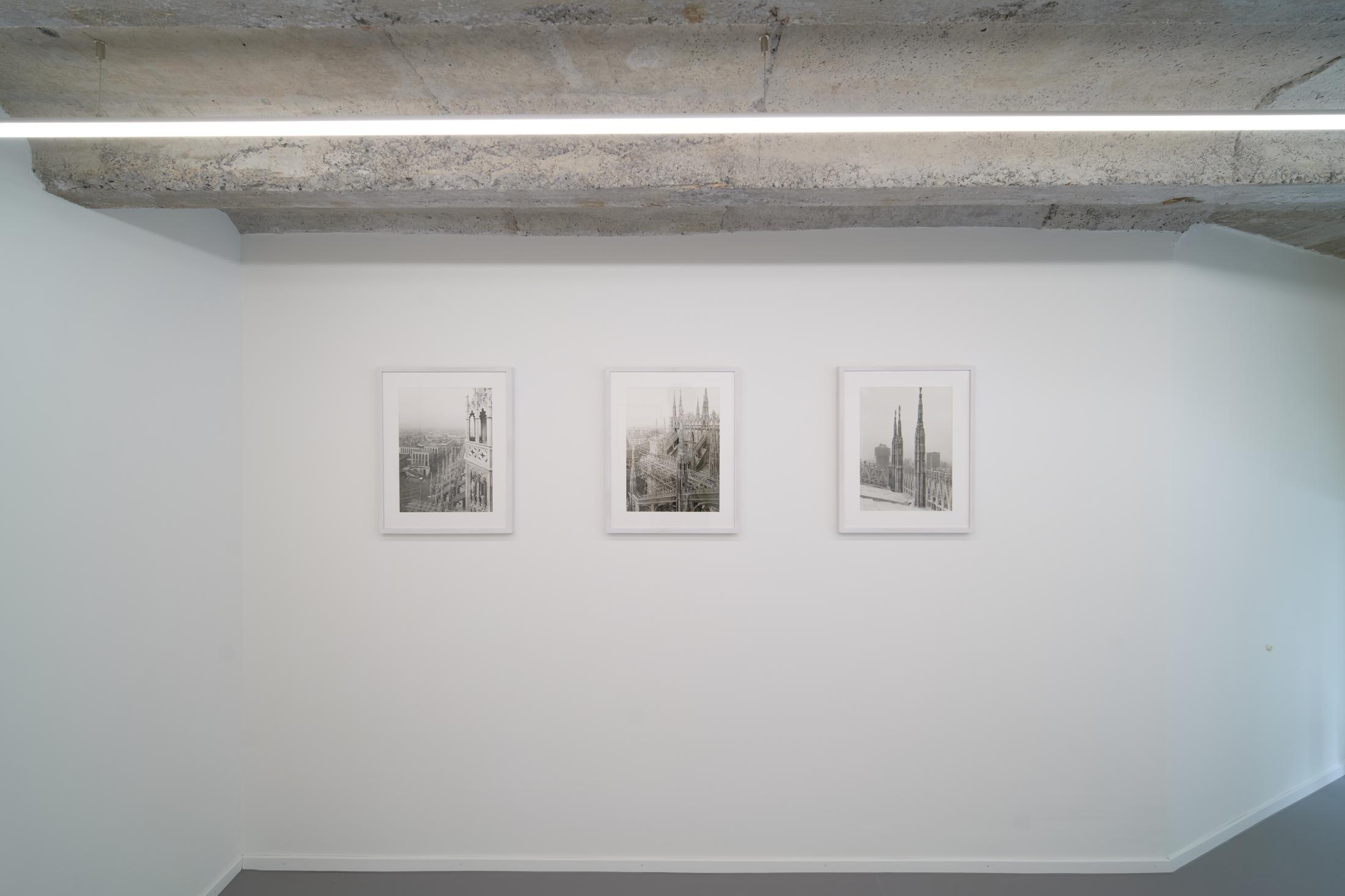 Exhibition View Group Show «Line Up; view on Petra Wunderlich, Mailand, Dom, 1991 - 2005» at Galerie Tschudi, Zurich, 2022 / Photo: Max Ehrengruber / Courtesy: the artists and Galerie Tschudi