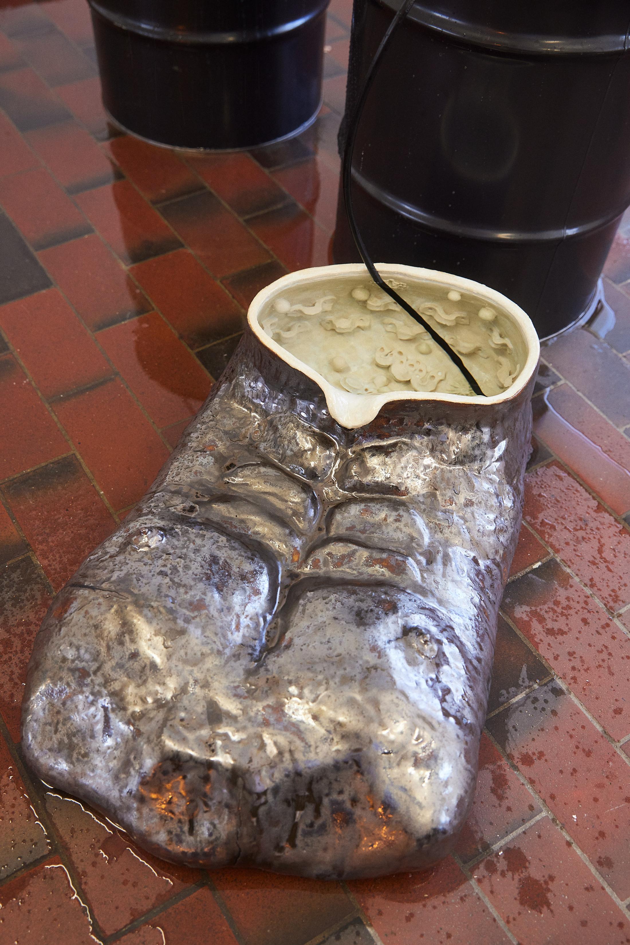 Exhibition View Lou Masduraud Solo Show «Wet Men» at Mayday, Basel, 2022 / Photo: Moritz Schermbach / Courtesy: the artist and Mayday