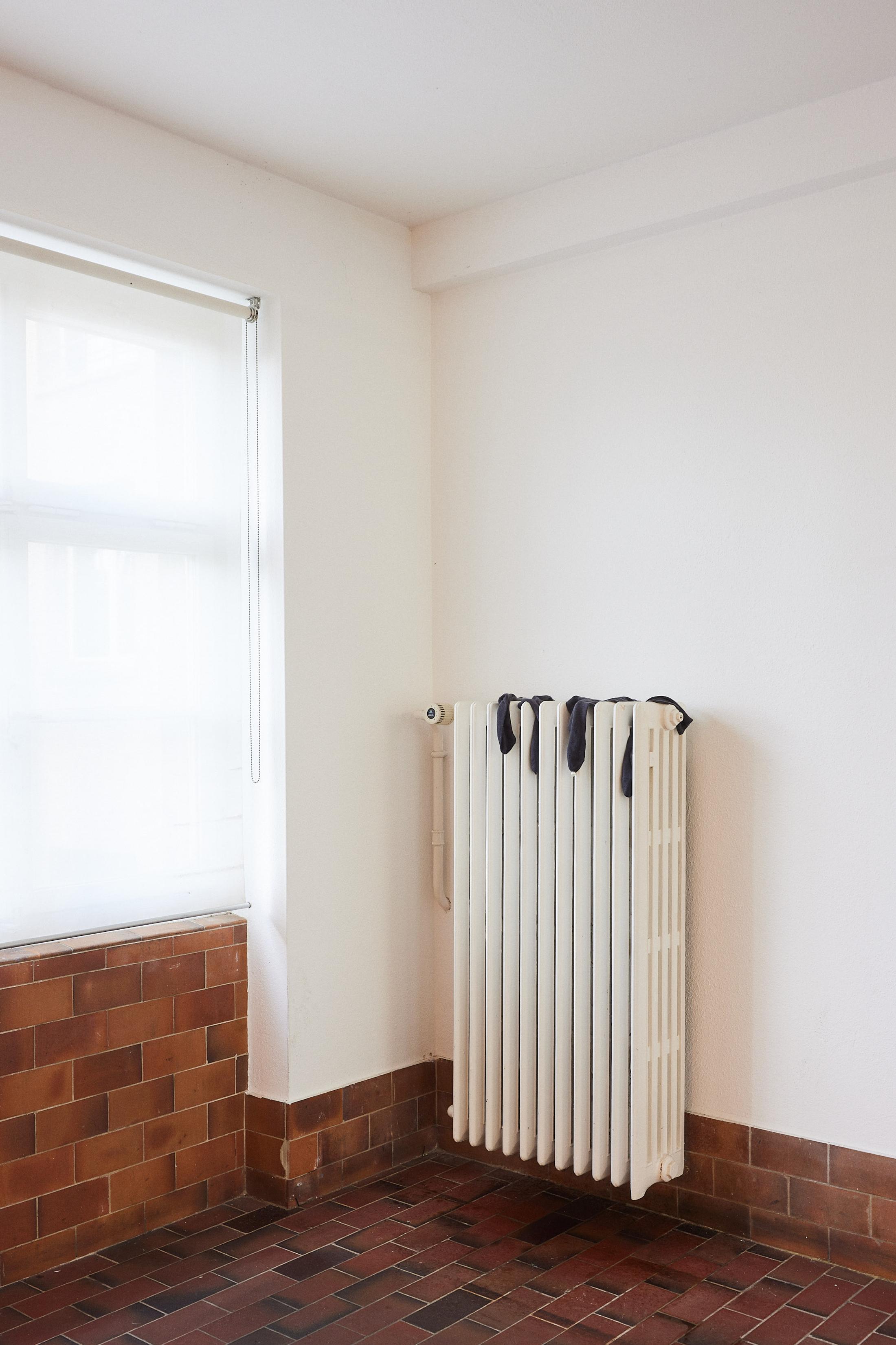 Exhibition View Lou Masduraud Solo Show «Wet Men» at Mayday, Basel, 2022 / Photo: Moritz Schermbach / Courtesy: the artist and Mayday