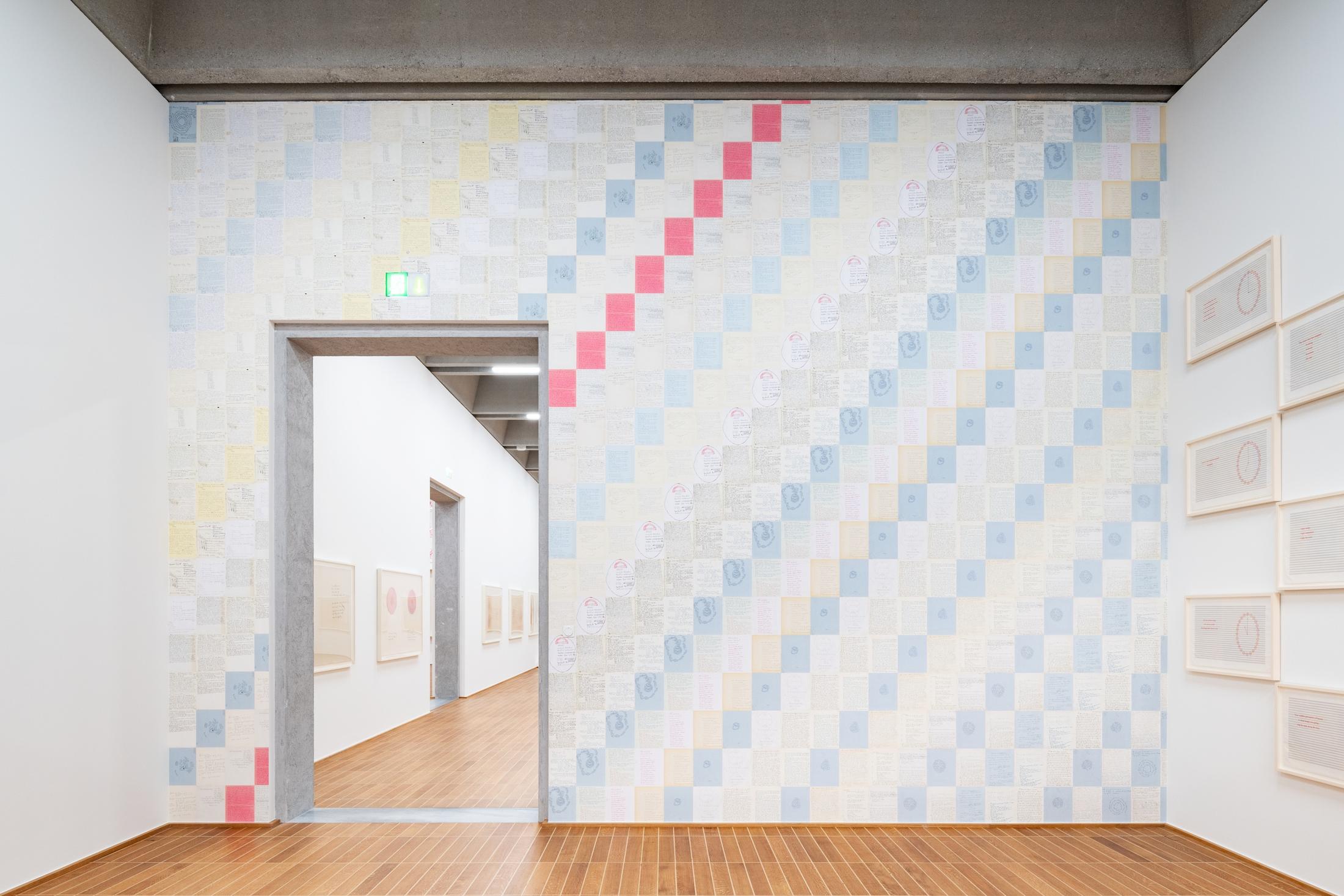 Exhibition View Louise Bourgeois x Jenny Holzer Solo Show «The Violence of Handwriting Across a Page» at Kunstmuseum Basel, Basel, 2022 / Photo: Jonas Hänggi / Courtesy: The Easton Foundation and ProLitteris