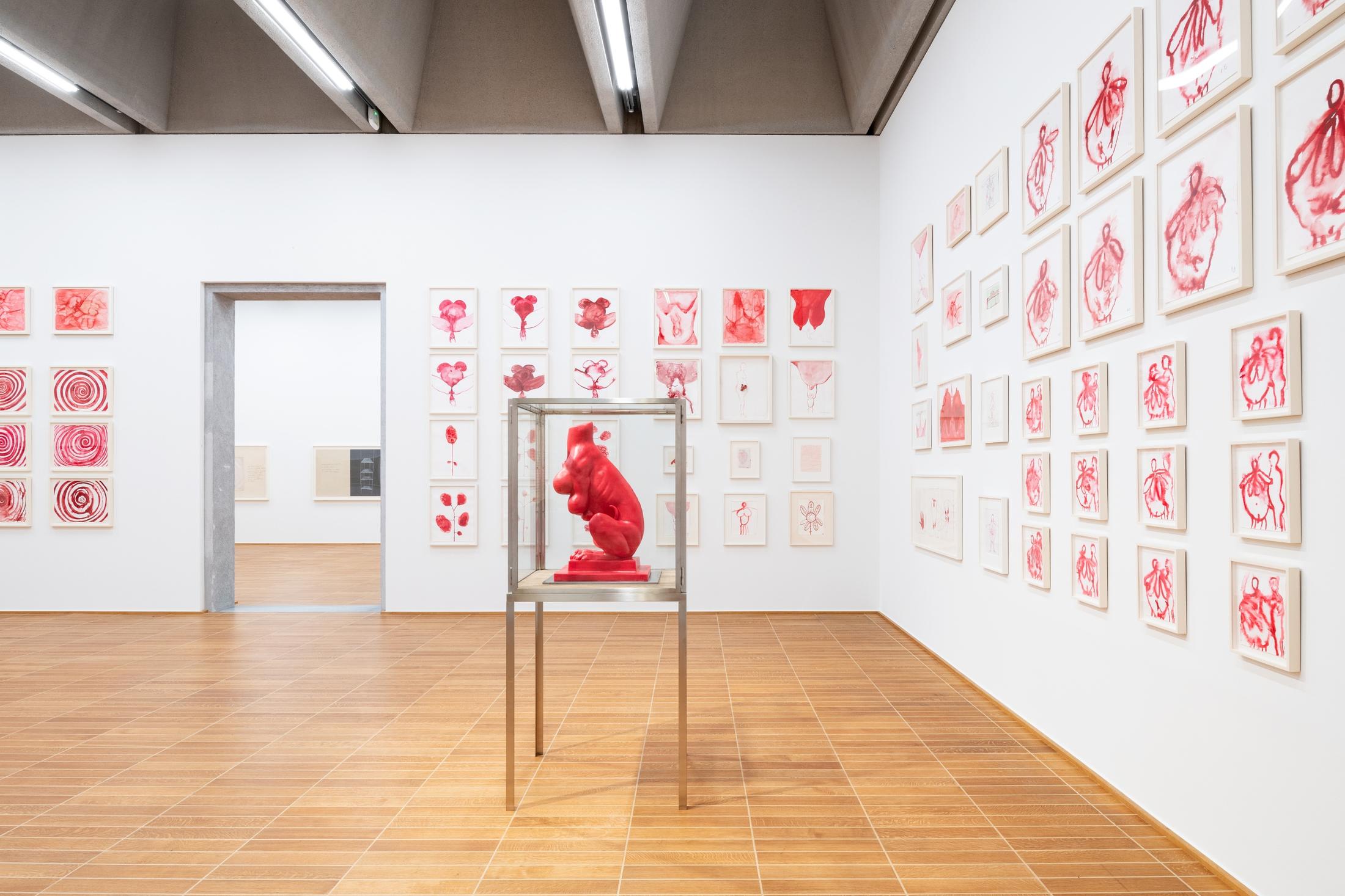 Exhibition View Louise Bourgeois x Jenny Holzer Solo Show «The Violence of Handwriting Across a Page» at Kunstmuseum Basel, Basel, 2022 / Photo: Jonas Hänggi / Courtesy: The Easton Foundation and ProLitteris