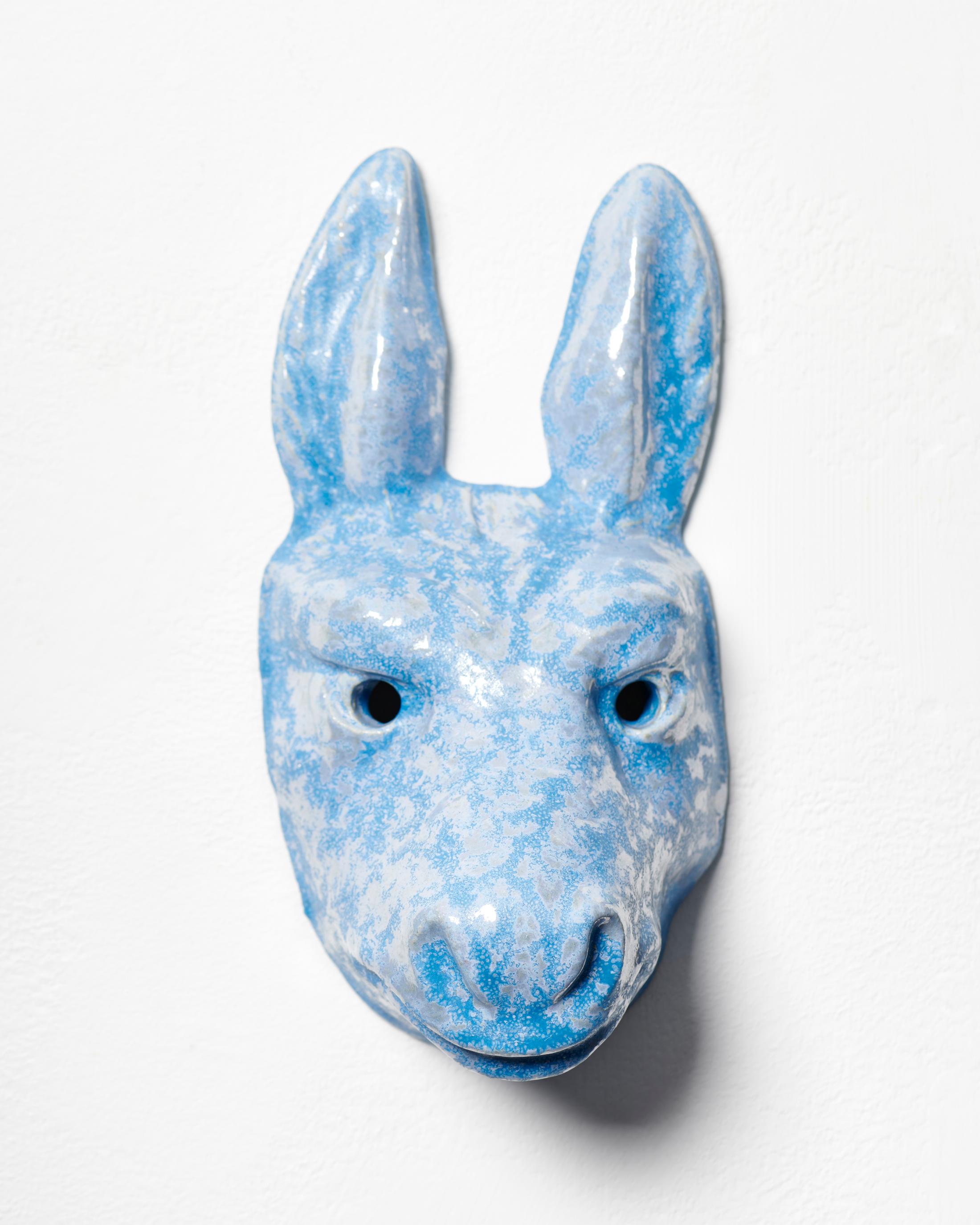 Exhibition View Mai-Thu Perret Soloshow «With an unbounded force; view on Mai-Thu Perret, With an unbounded force (blue donkey), 2020, Glazed ceramic, 30 × 15 × 13 cm» at Galerie Francesca Pia, Zurich, 2020 / Photo: Mareike Tocha / Courtesy: the artist and Galerie Francesca Pia