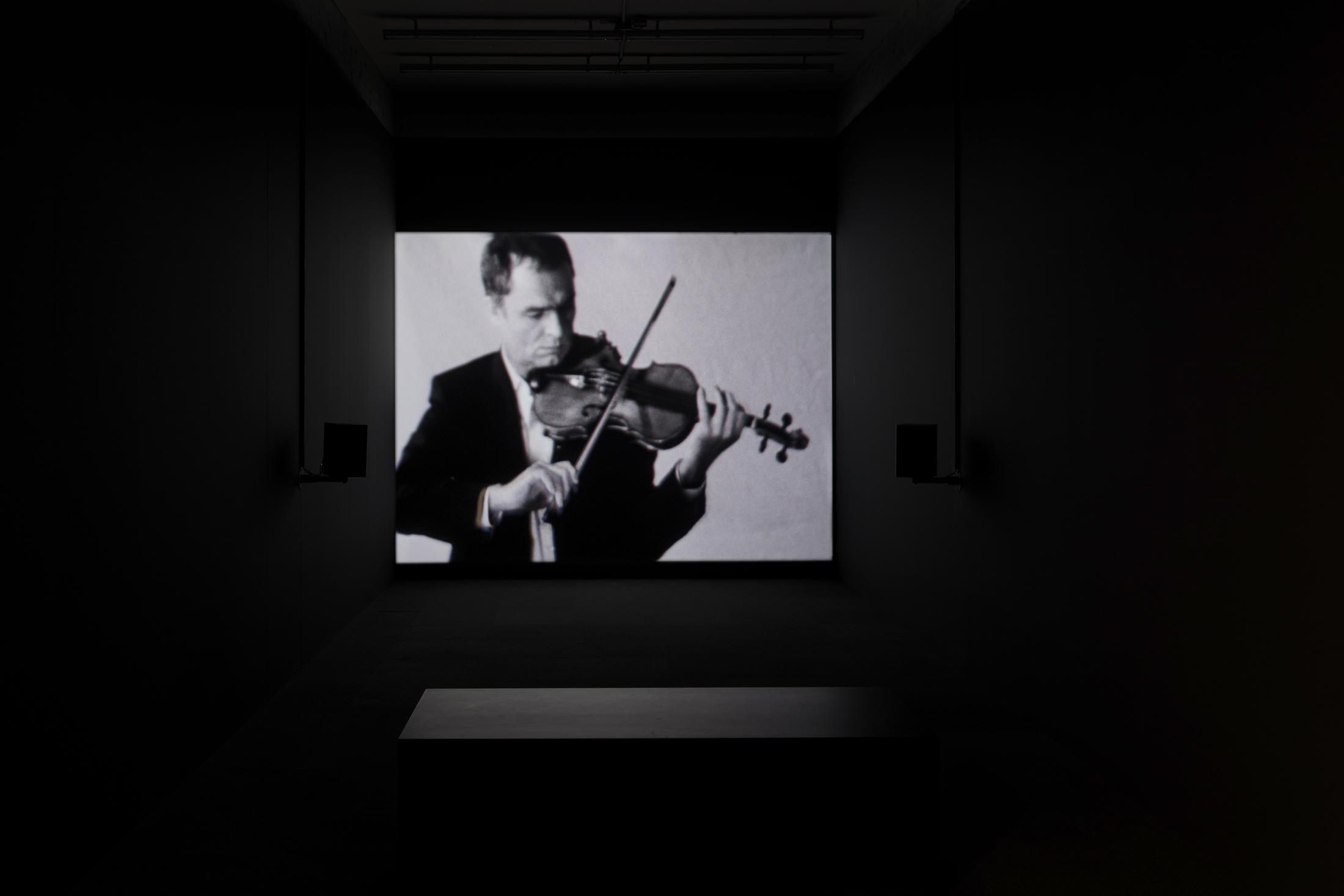 Exhibition View Manon de Boer Solo Show «Che bella voce; view on Manon de Boer, Attica, 2008» at Kunstmuseum St. Gallen, St. Gallen, 2022 / Photo: Sebastian Stadler / Courtesy: the artist and Jan Mot