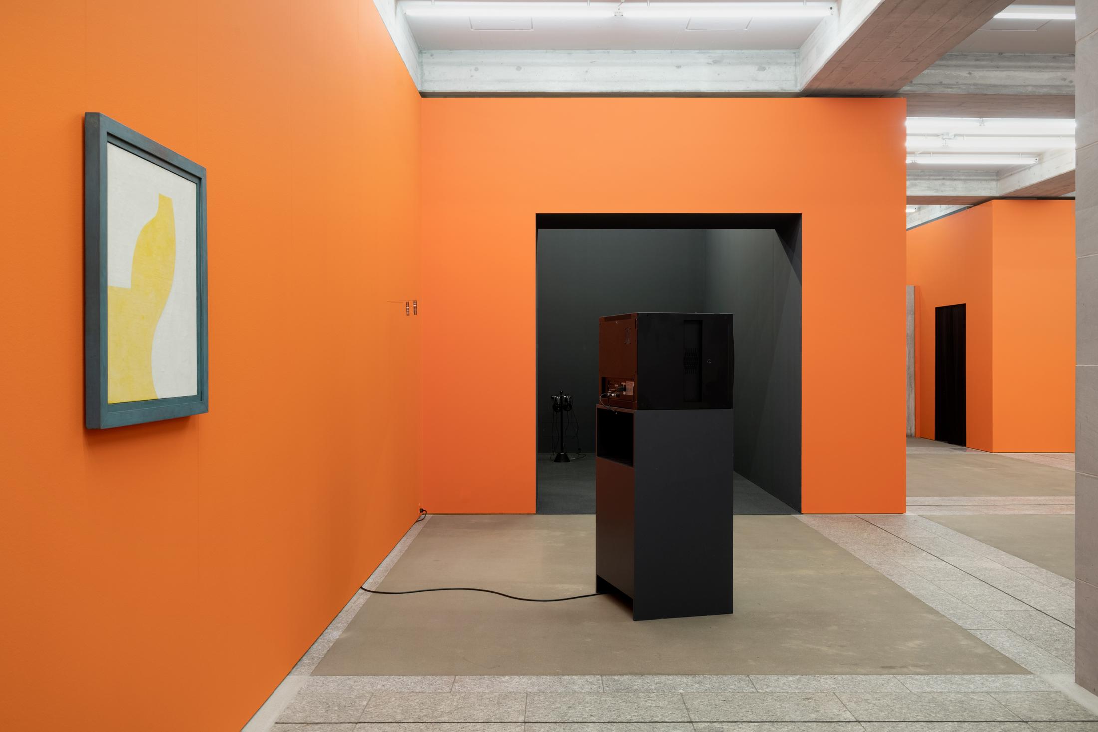 Exhibition View Manon de Boer Solo Show «Che bella voce» at Kunstmuseum St. Gallen, St. Gallen, 2022 / Photo: Sebastian Stadler / Courtesy: the artist and Kunstmuseum St. Gallen