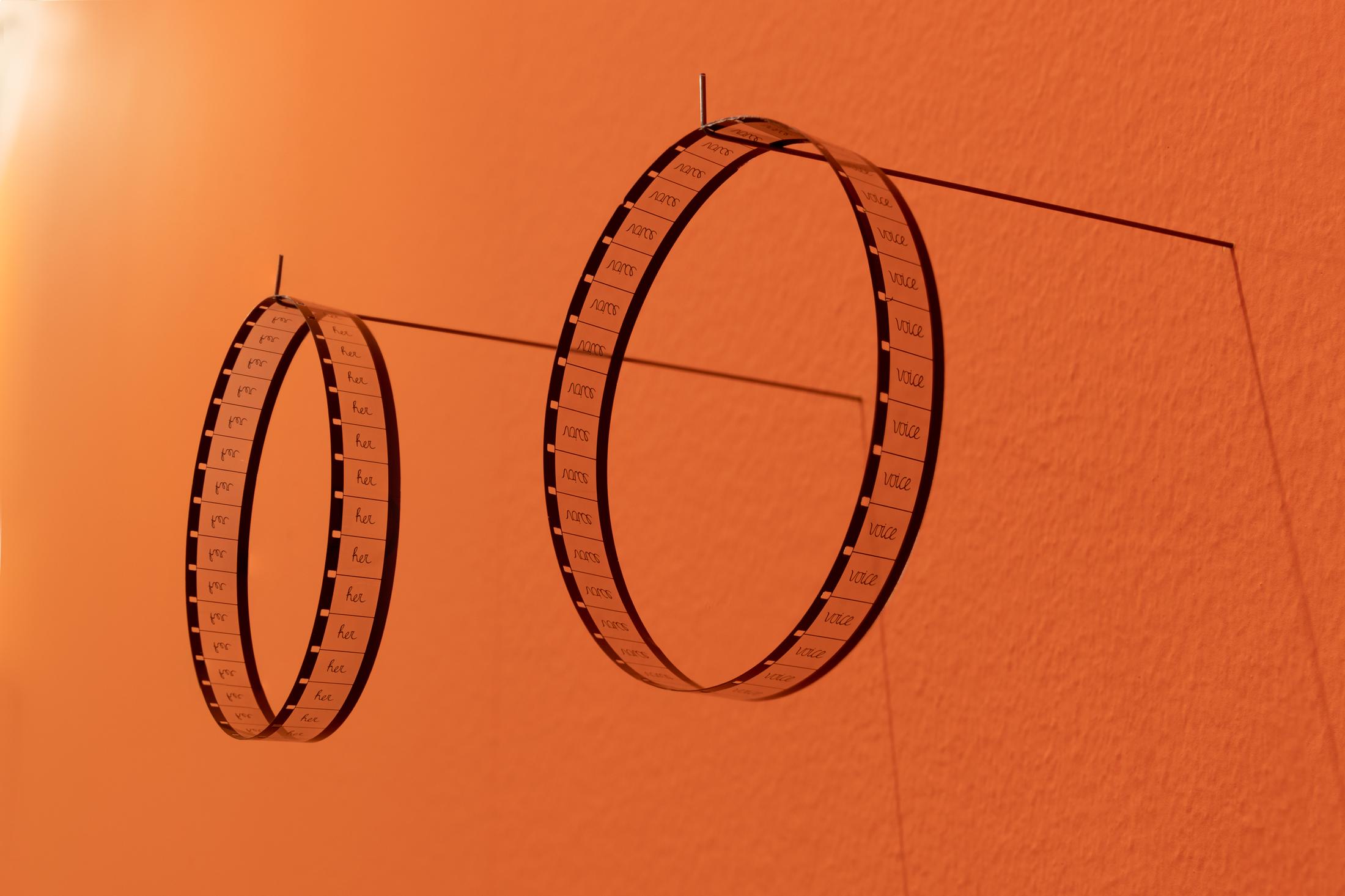 Exhibition View Manon de Boer Solo Show «Che bella voce; view on Manon de Boer, For C.A. (Her Voice), 2020» at Kunstmuseum St. Gallen, St. Gallen, 2022 / Photo: Sebastian Stadler / Courtesy: the artist and Jan Mot