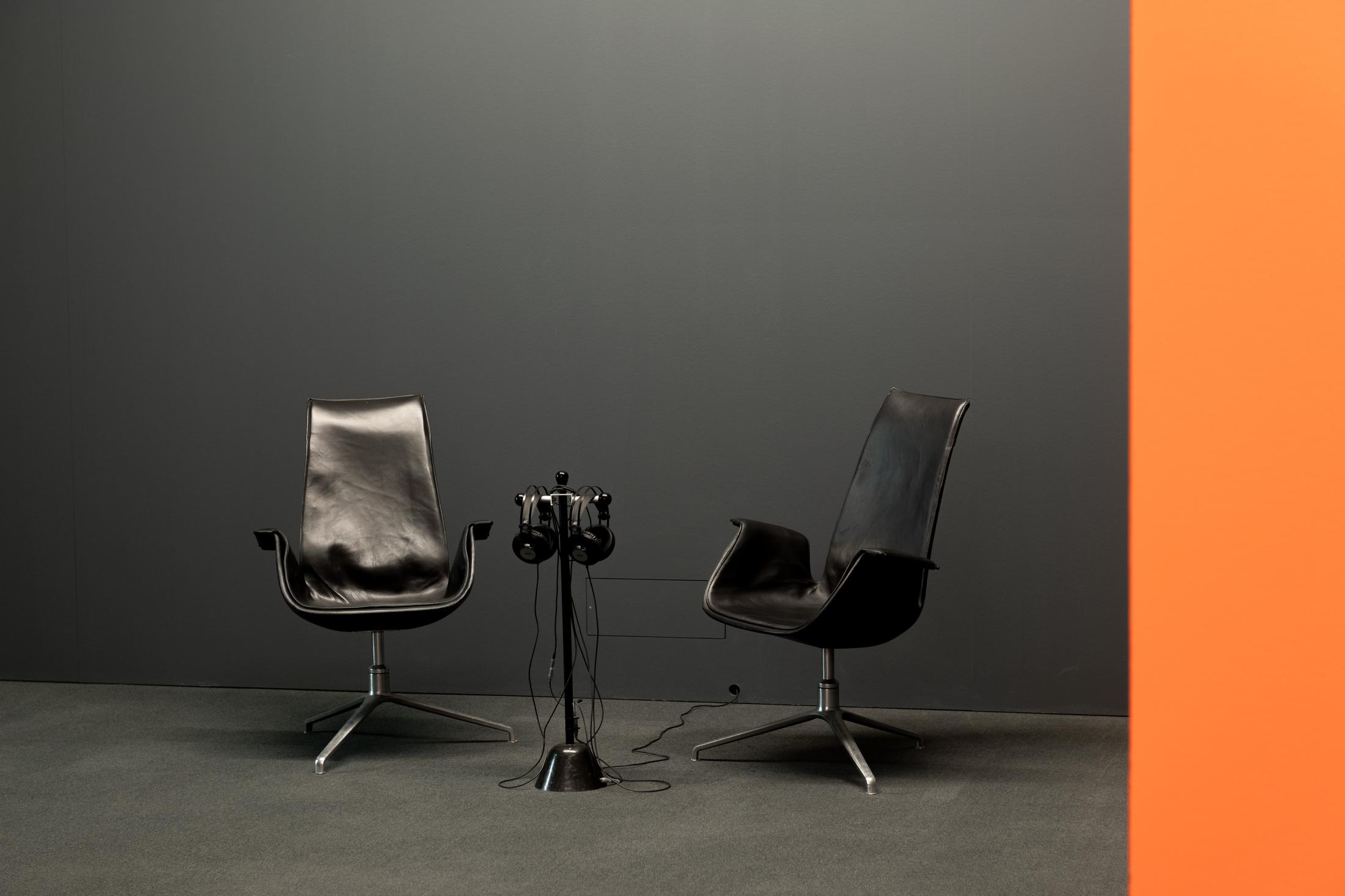 Exhibition View Manon de Boer Solo Show «Che bella voce; view on Chantal Akerman, A Family in Brussels, 1998» at Kunstmuseum St. Gallen, St. Gallen, 2022 / Photo: Sebastian Stadler / Courtesy: Chantal Akerman Foundation and Marian Goodman Gallery