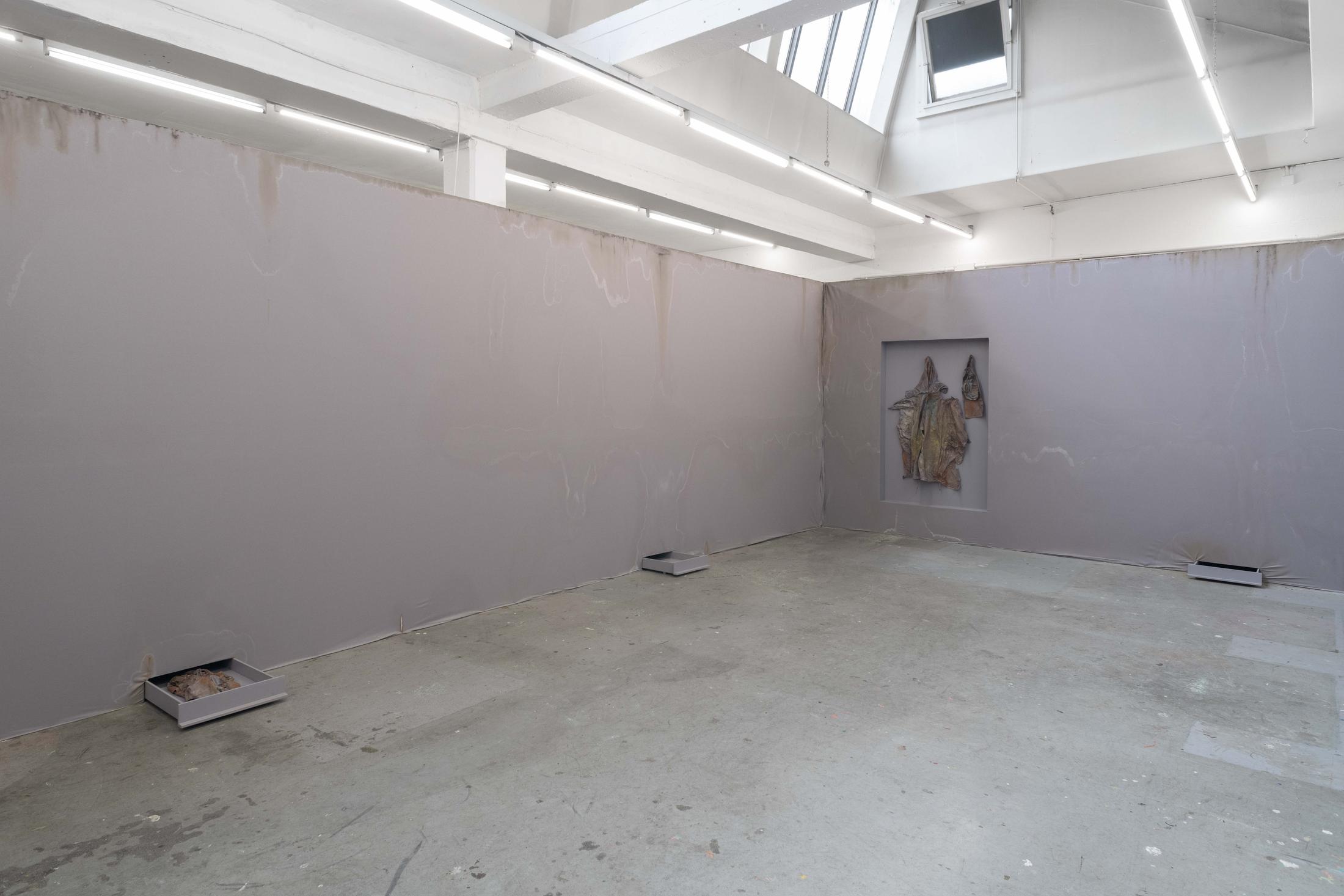 Exhibition View Manon Wertenbroek Solo Show «S(k)ins» at Toxi, Zurich, 2022 / Photo: Flavio Karrer / Courtesy: the artist and Toxi, Zurich