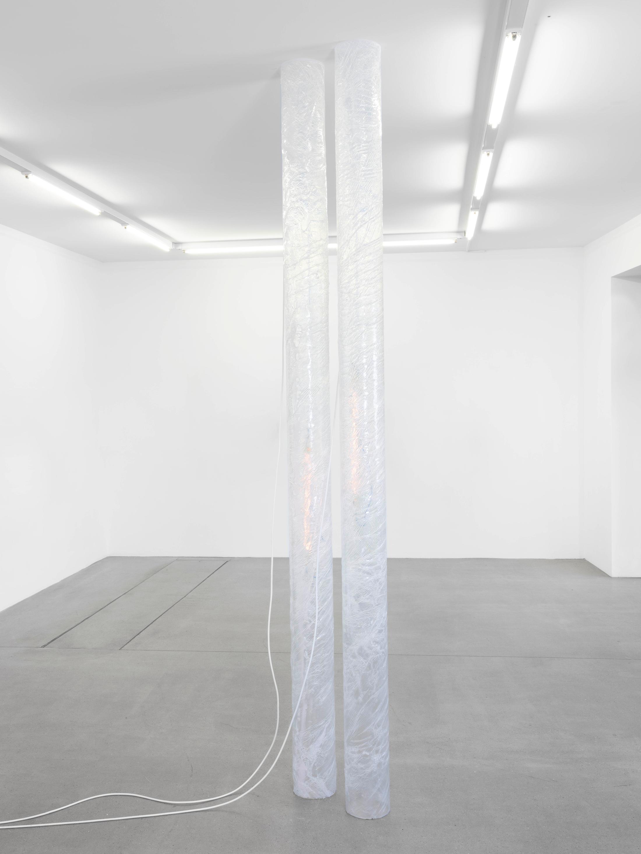 Exhibition View Manuel Burgener Soloshow «Interlude» at Galerie Maria Bernheim, Zurich, 2019 / Photo: Julien Gremaud / Courtesy: the artist and the gallery