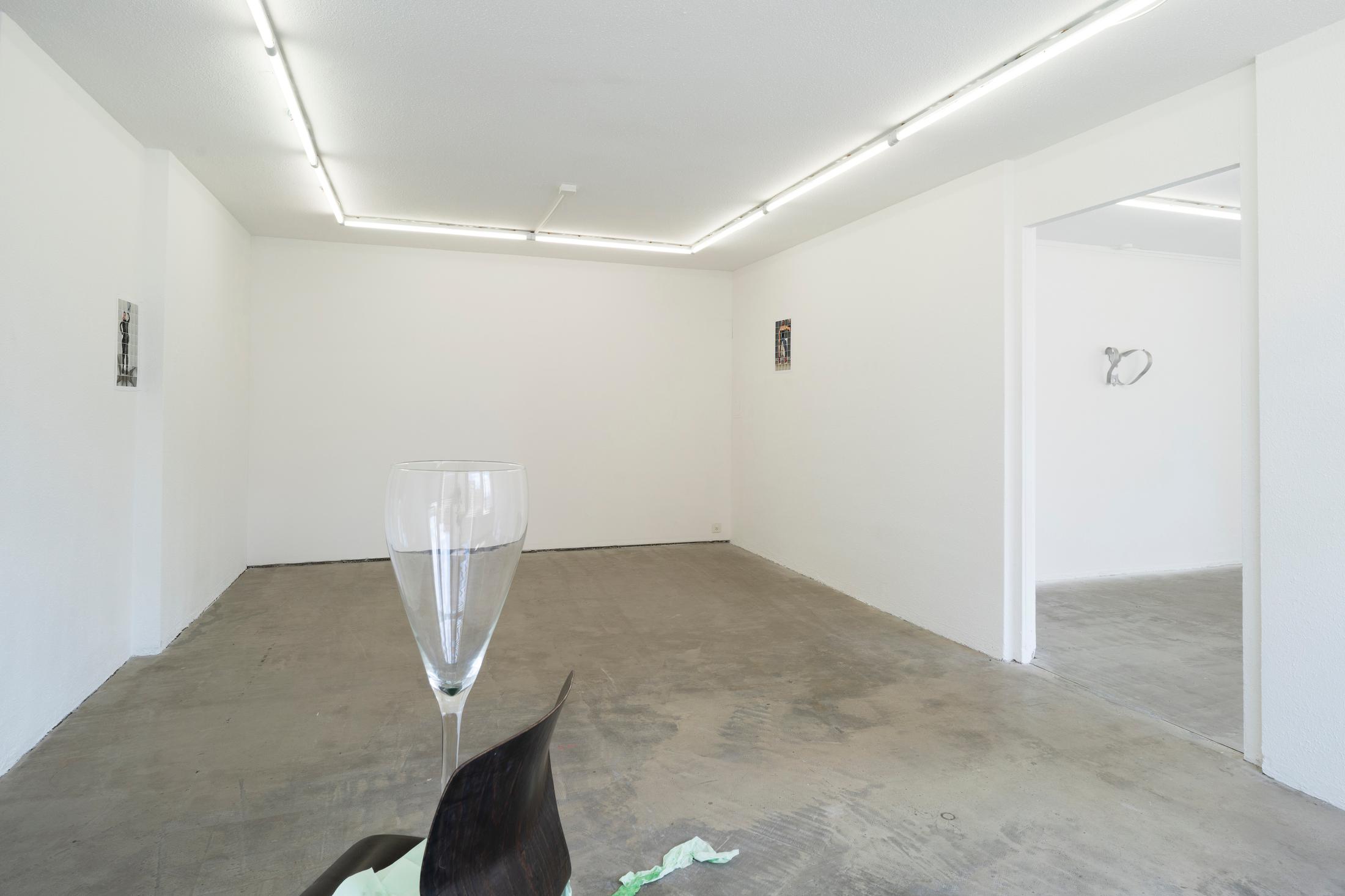 Exhibition View Mara Wohnhaas Solo Show «The fly on a speaker's nose» at Hamlet, Zurich, 2023 / Photo: Claude Barrault / Courtesy: the artist and Hamlet