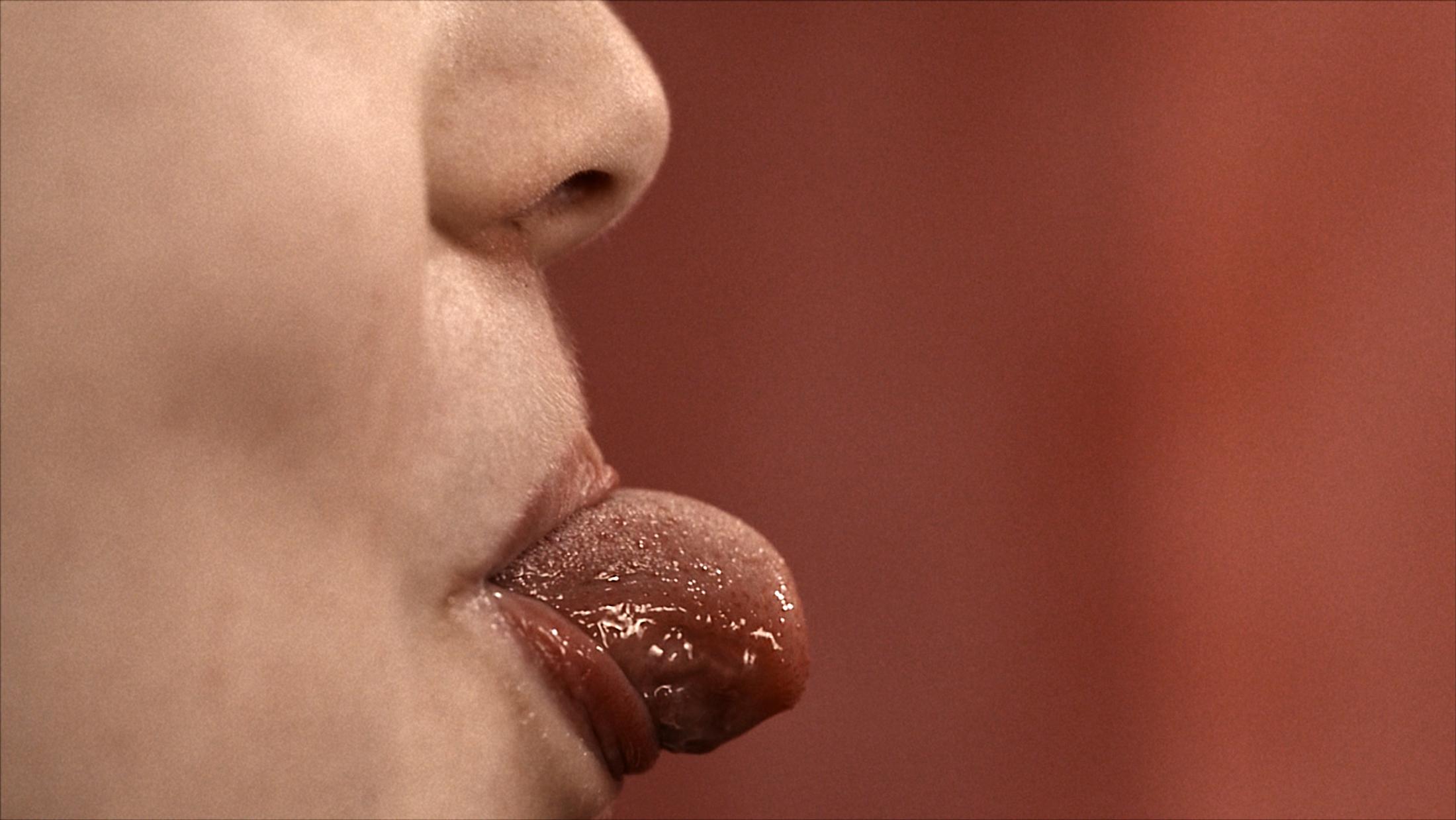 Exbition View Marianna Simnett Soloshow «LAB RATS; view on Blood In My Milk, 2018 (video still)» at Kunsthalle Zürich, Zurich, 2019 / © Marianna Simnett / Courtesy: the artist and Kunsthalle Zürich