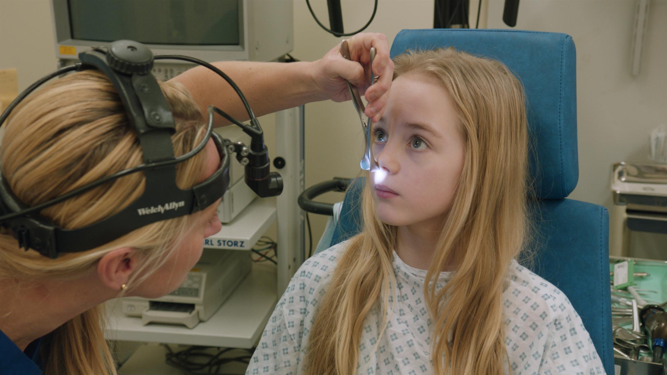 Exbition View Marianna Simnett Soloshow «LAB RATS; view on Blood In My Milk, 2018 (video still)» at Kunsthalle Zürich, Zurich, 2019 / © Marianna Simnett / Courtesy: the artist and Kunsthalle Zürich