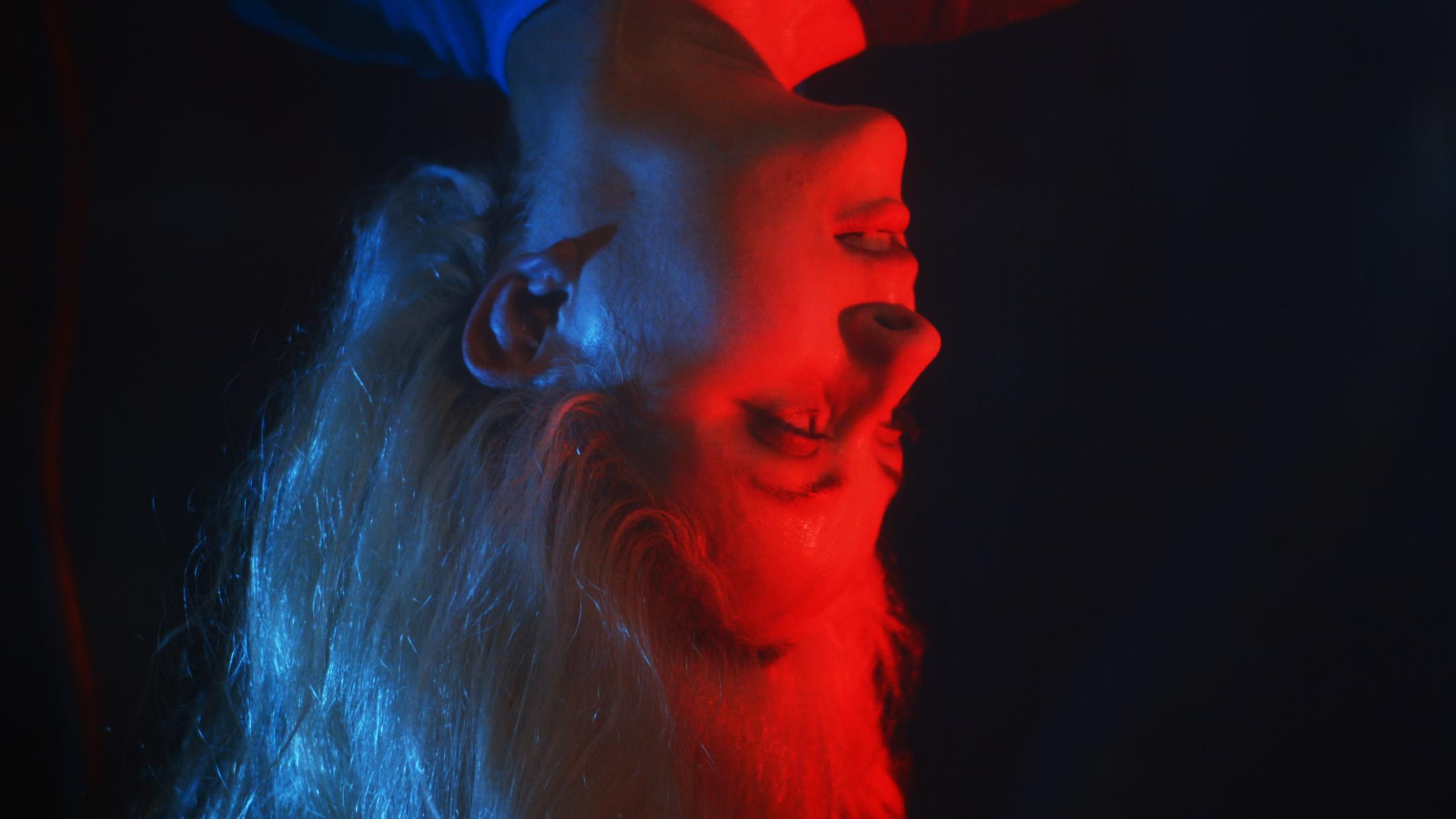 Exbition View Marianna Simnett Soloshow «LAB RATS; view on Blood In My Milk, 2018 (video still)» at Kunsthalle Zürich, Zurich, 2019 / © Marianna Simnett / Courtesy: the artist and Kunsthalle Zürich