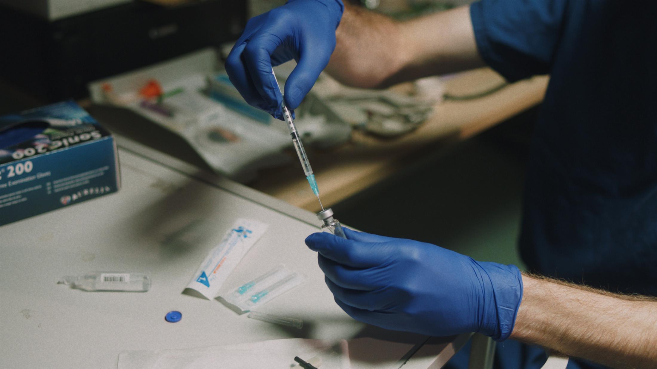 Exbition View Marianna Simnett Soloshow «LAB RATS; view on Blood In My Milk, 2018 (video still)» at Kunsthalle Zürich, Zurich, 2019 / © Marianna Simnett / Courtesy: the artist and Kunsthalle Zürich