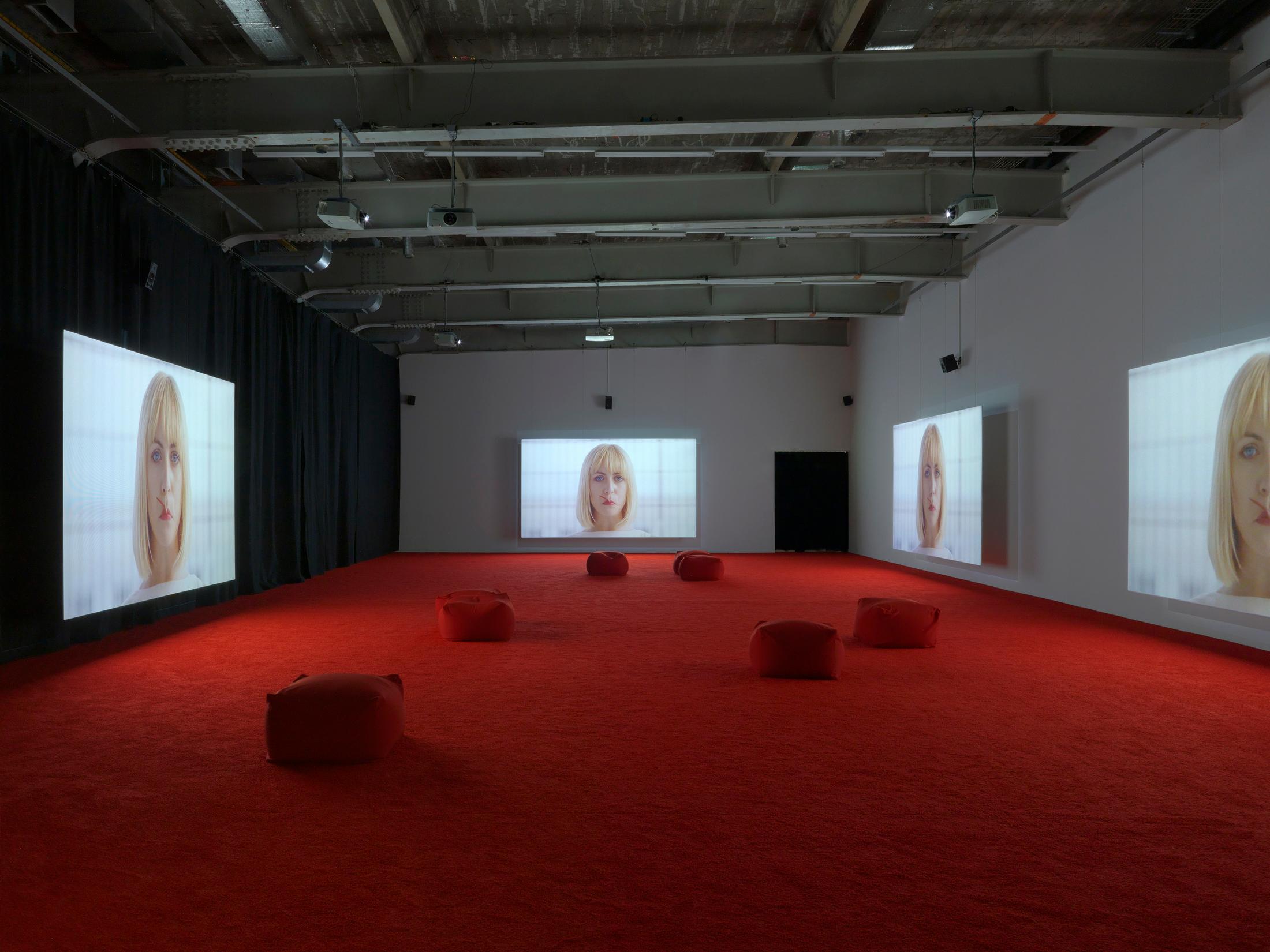 Exbition View Marianna Simnett Soloshow «LAB RATS; view on Blood In My Milk, 2018» at Kunsthalle Zürich, Zurich, 2019 / Photo: Annik Wetter / Courtesy: the artist and Kunsthalle Zürich