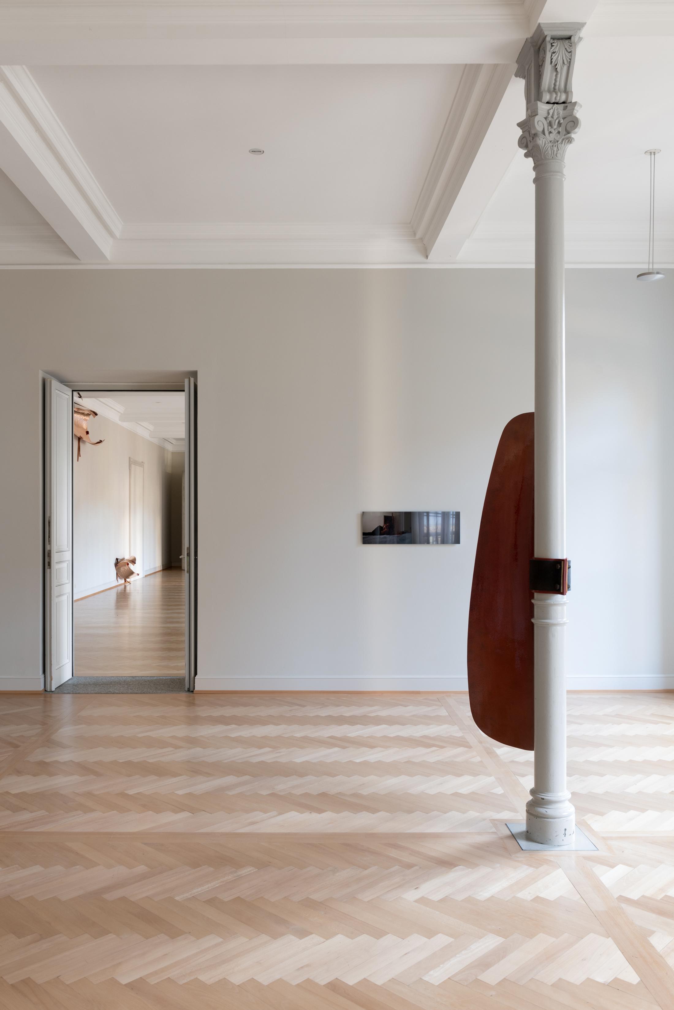 Exhibition View Marie Lund Solo Show «The Falling» at Kunstmuseum St. Gallen, 2021-2022 / Photo: Sebastian Stadler / Courtesy: the artist and Kunstmuseum St. Gallen