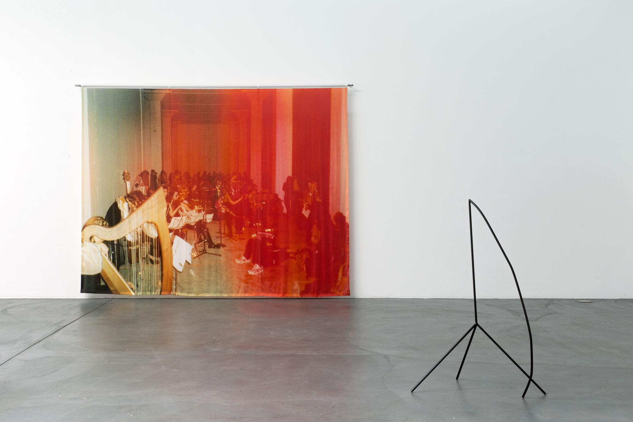 Exhibition View Marina Rosenfeld Solo Show «We'll start a fire; view on Marina Rosenfeld, Curtain, 2021; Receiver #2, 2021» at Kunsthaus Baselland, Muttenz, 2021 / Photo: Gina Folly Courtesy: the artist and Kunsthaus Baselland